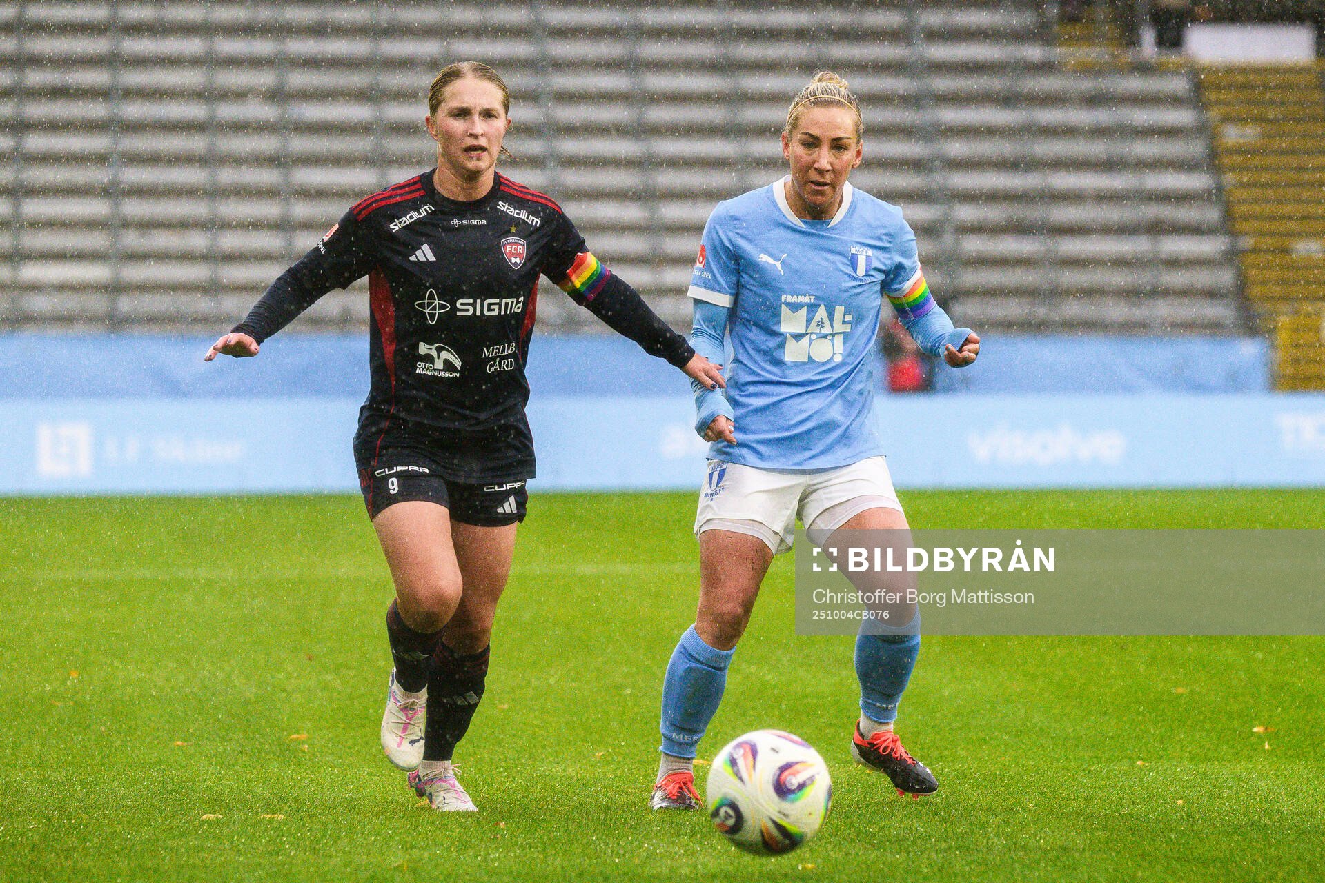 Rosengårds Hanna Andersson och Malmö FFs Mia Persson