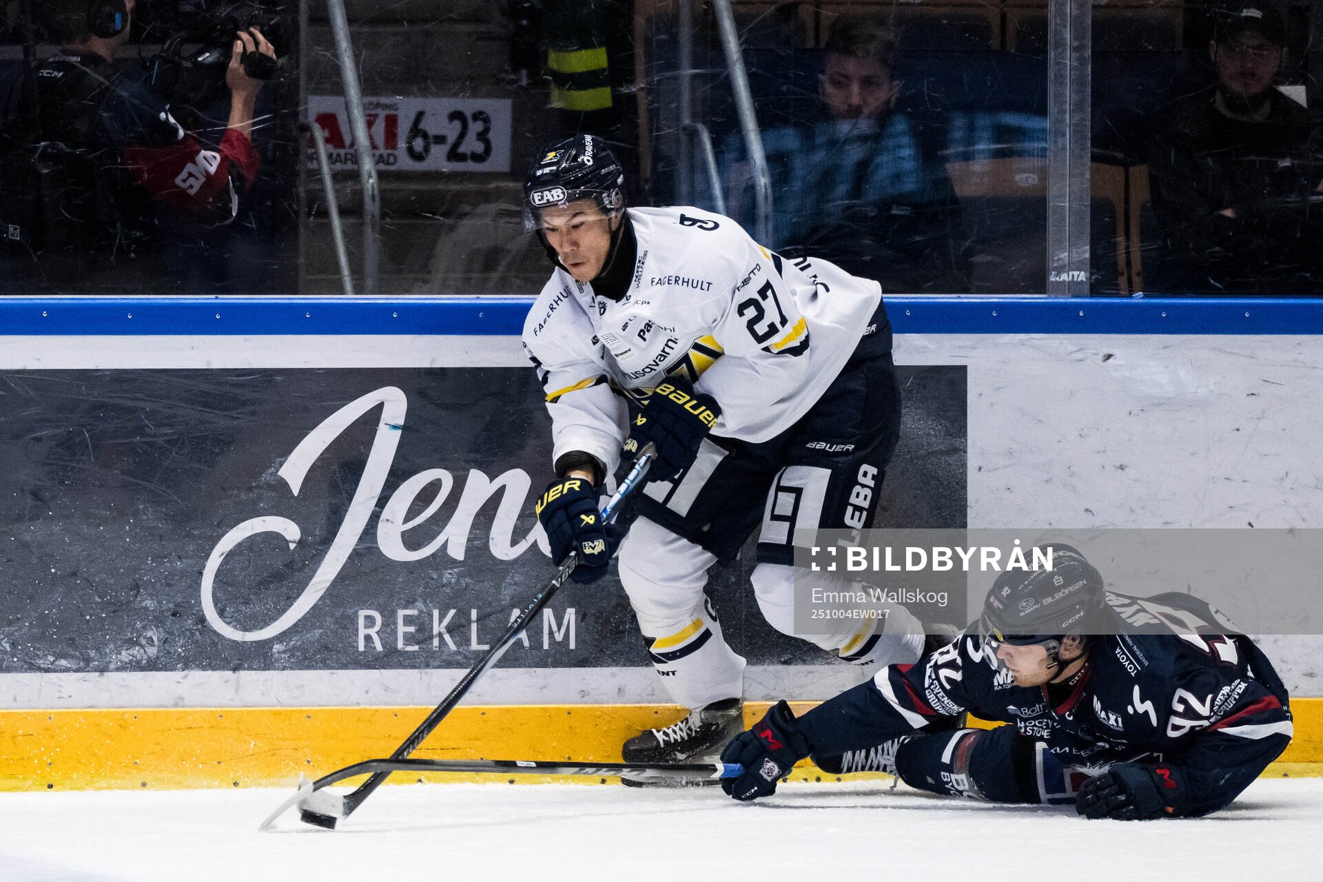 HV71s Jonathan Ang och Linköpings Zion Nybeck
