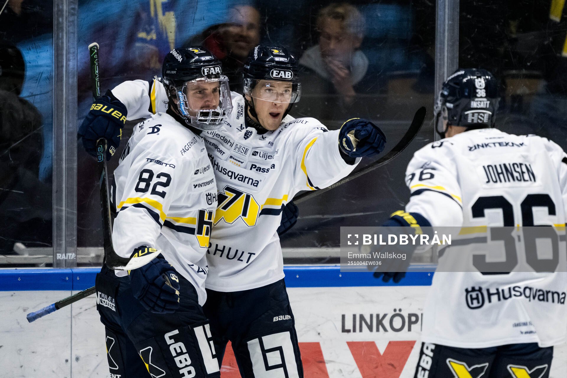 HV71s Lucas Lagerberg jublar