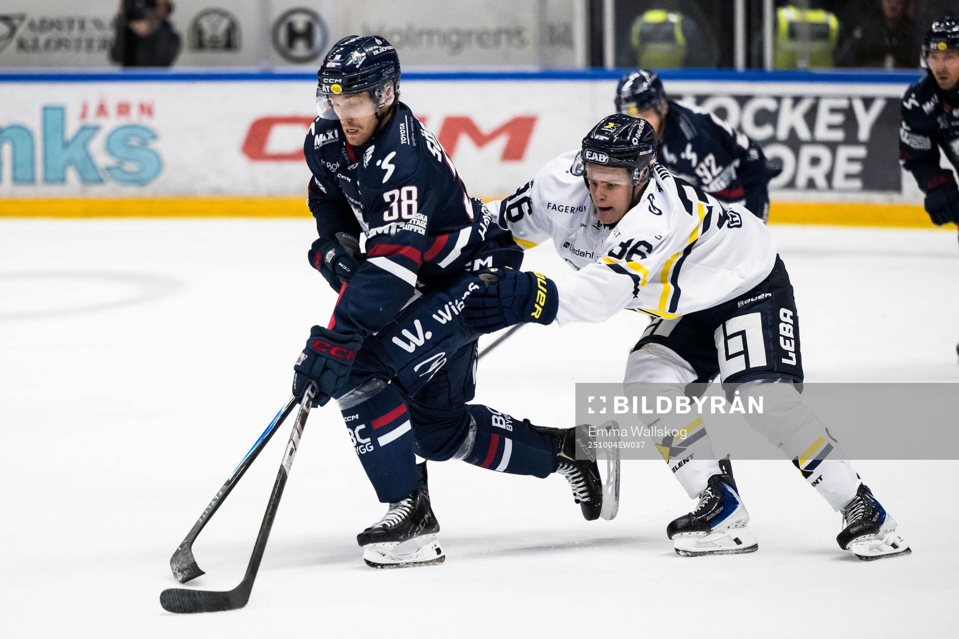 Linköpings Johan Södergran och HV71s Martin Johnsen