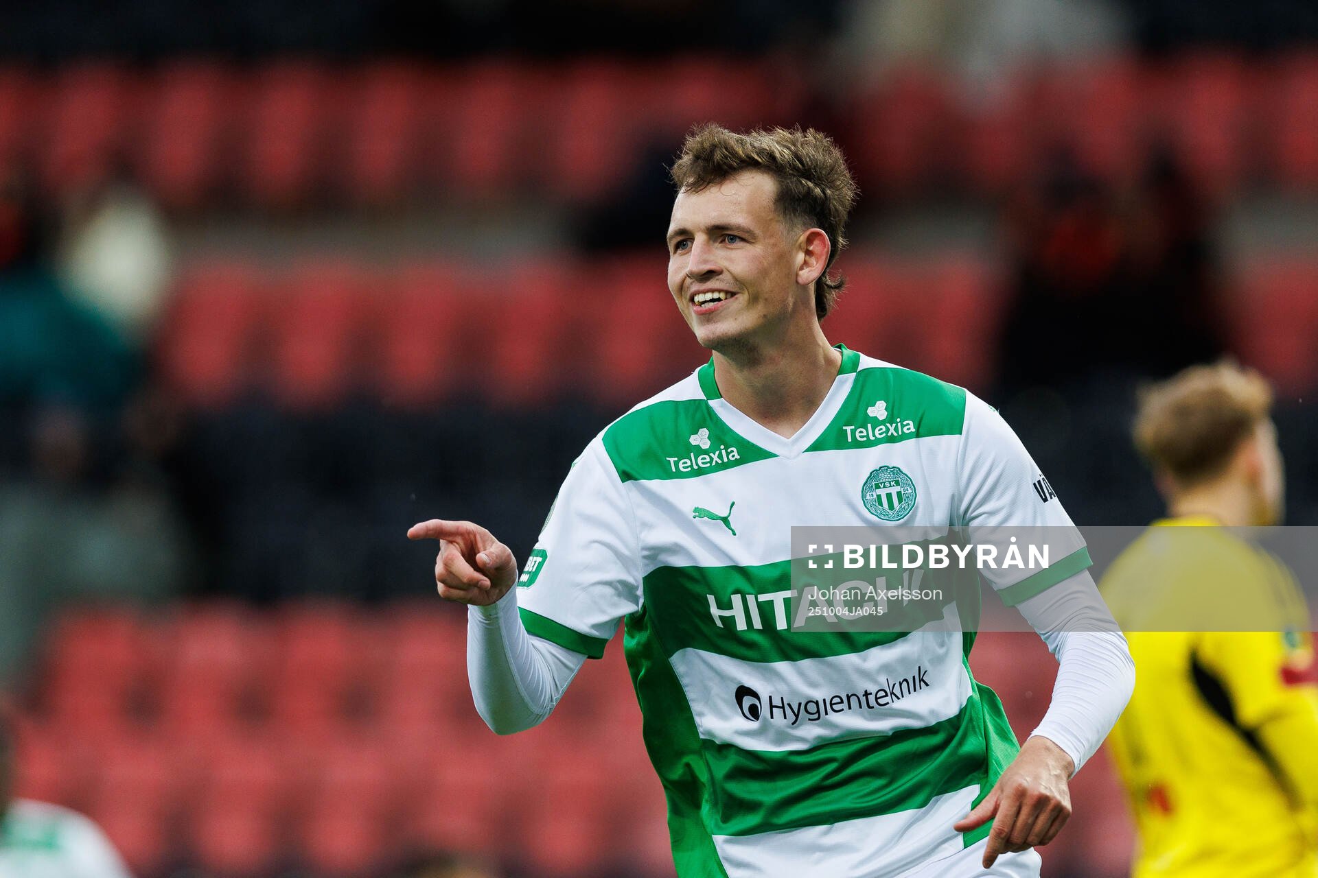 Västerås Mikkel Ladefoged jublar