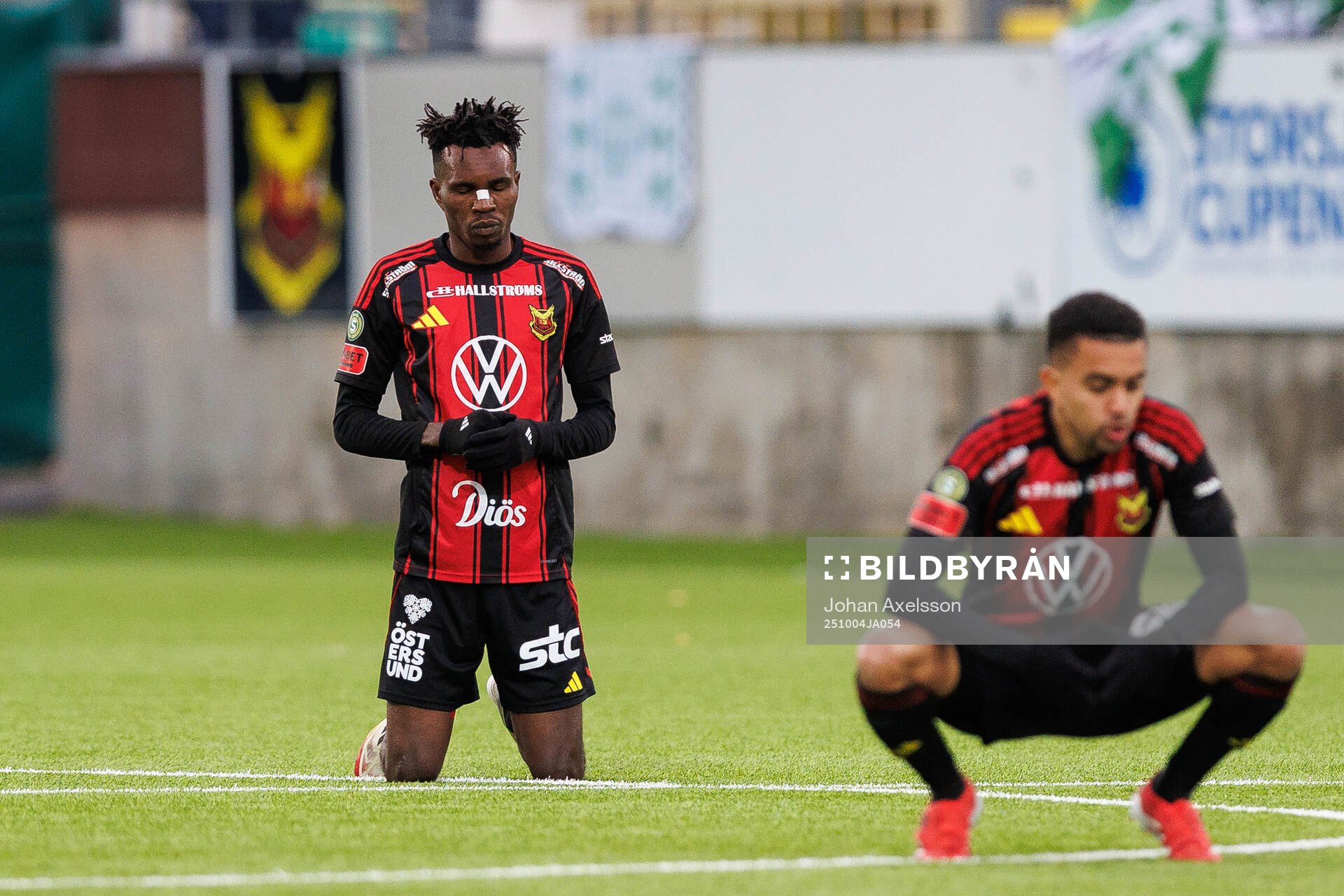 Östersunds Sunday Anyanwu och Erick Brendon Pinheiro Da