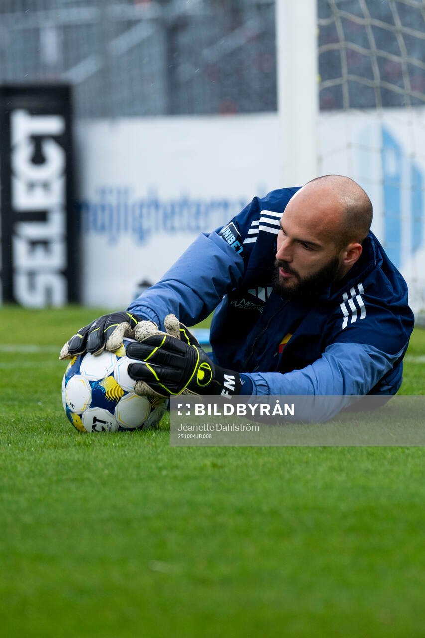 Djurgårdens målvakt Filip Manojlovic