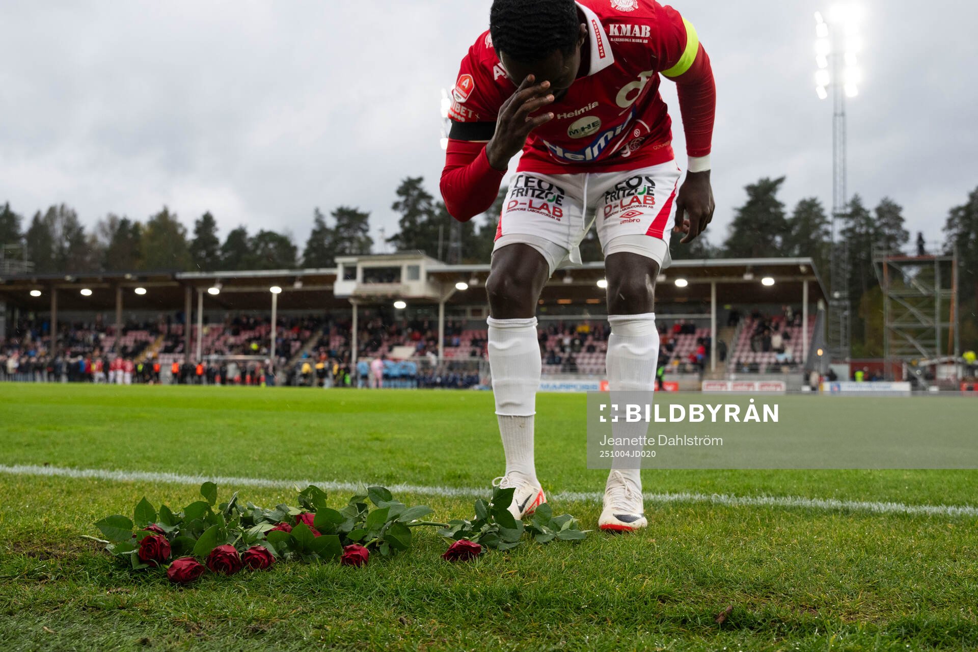 Degerfors Nahom Netabay  hyllar avlidne Ulf Backman,
