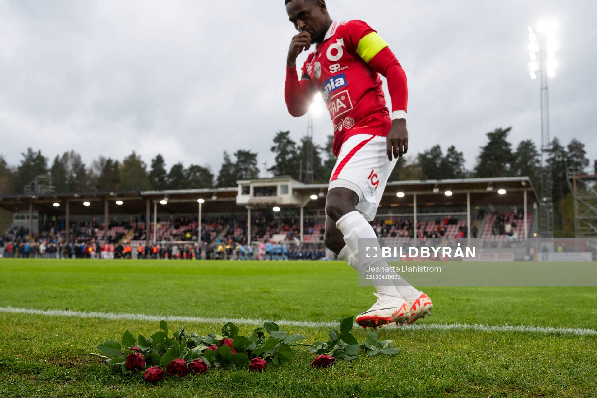 Degerfors Nahom Netabay  hyllar avlidne Ulf Backman,