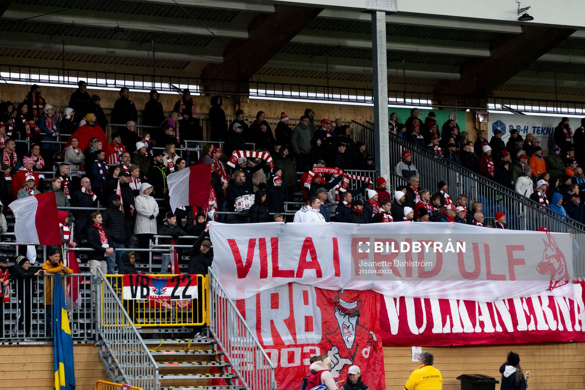 Degerfors spelare hyllar avlidne Ulf Backman, tidigare