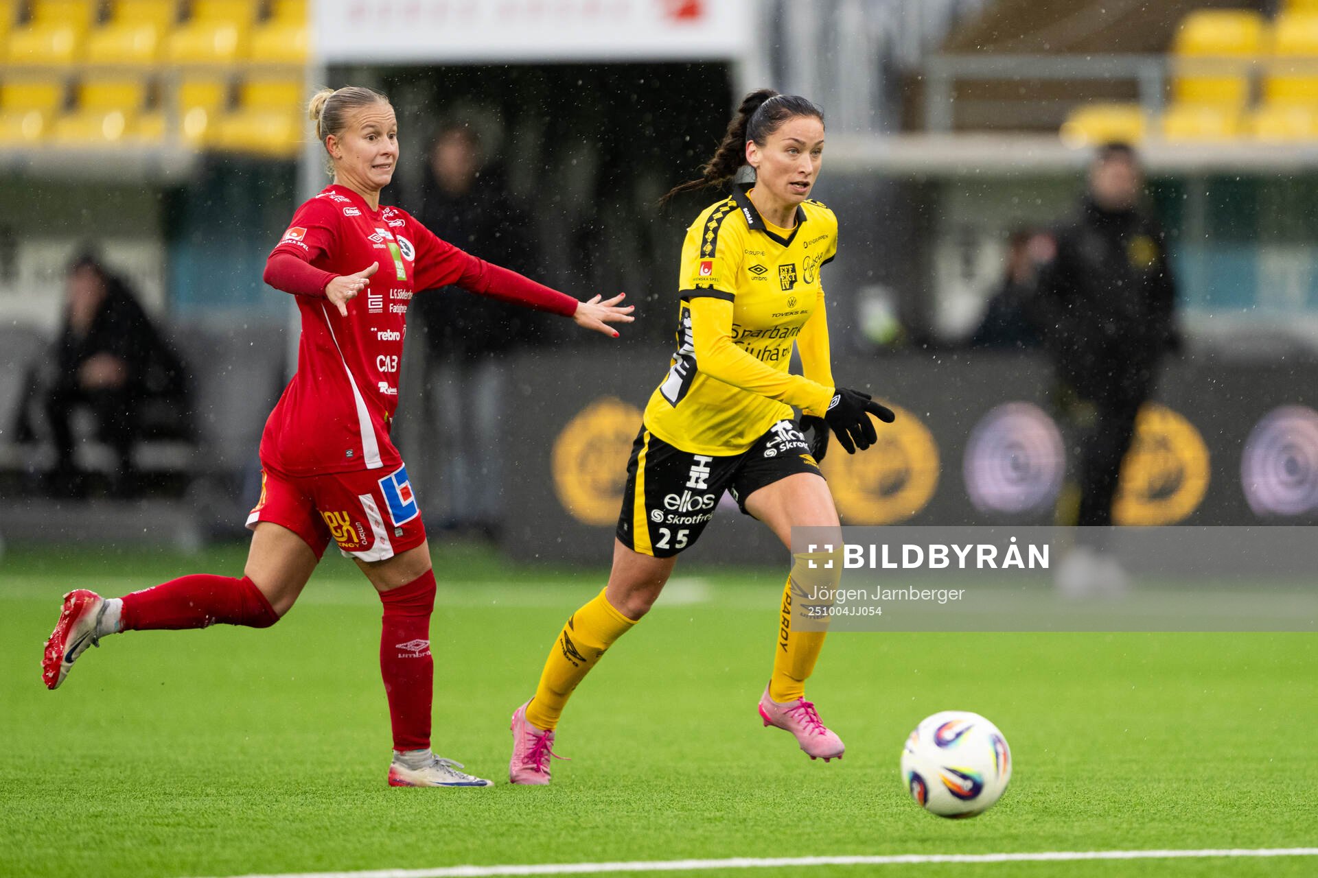 KIF Örebros Demi Pierre och Elfsborgs Izabella Bergström