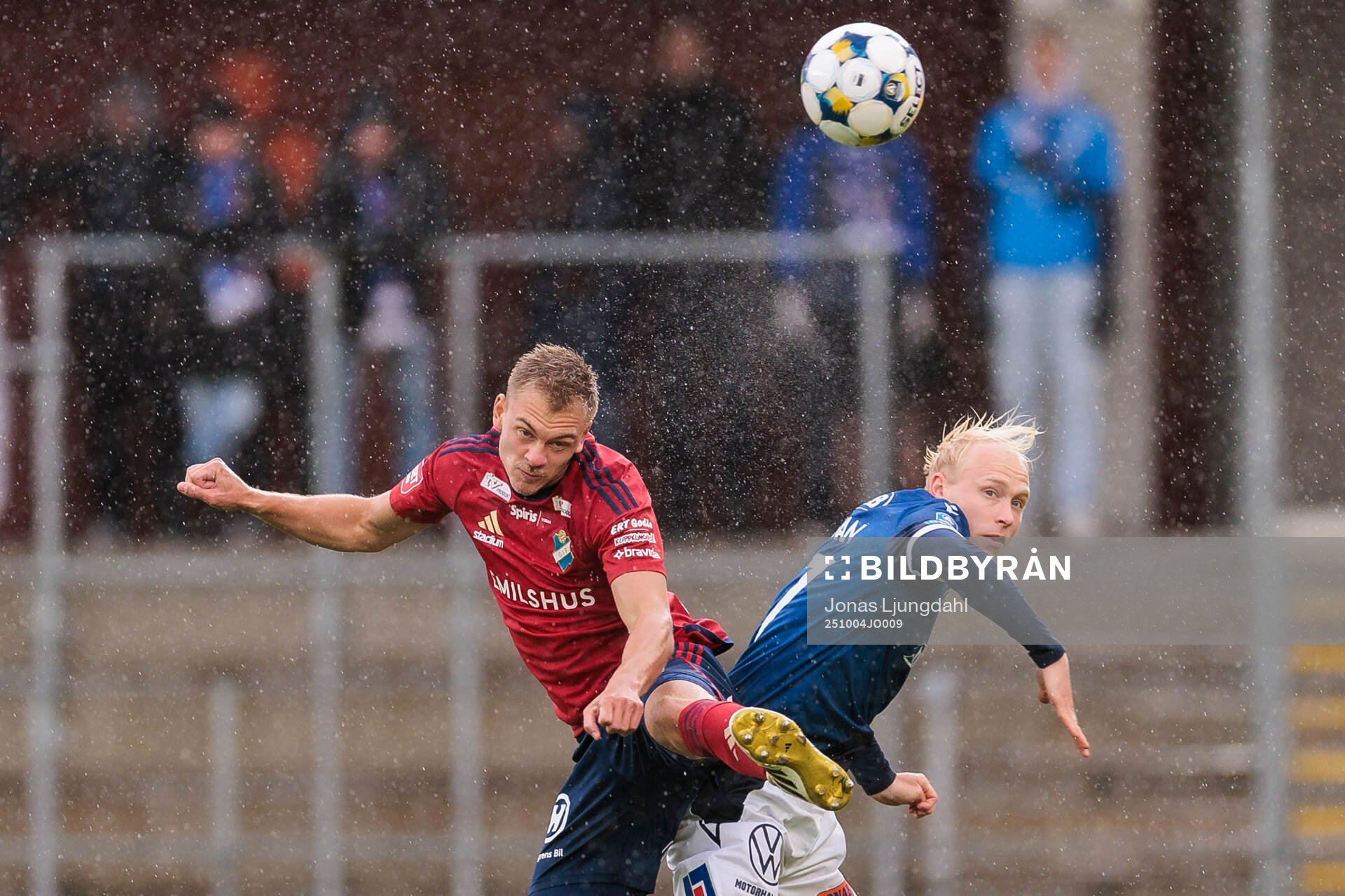 Östers Dennis Olsson och Halmstads André Boman