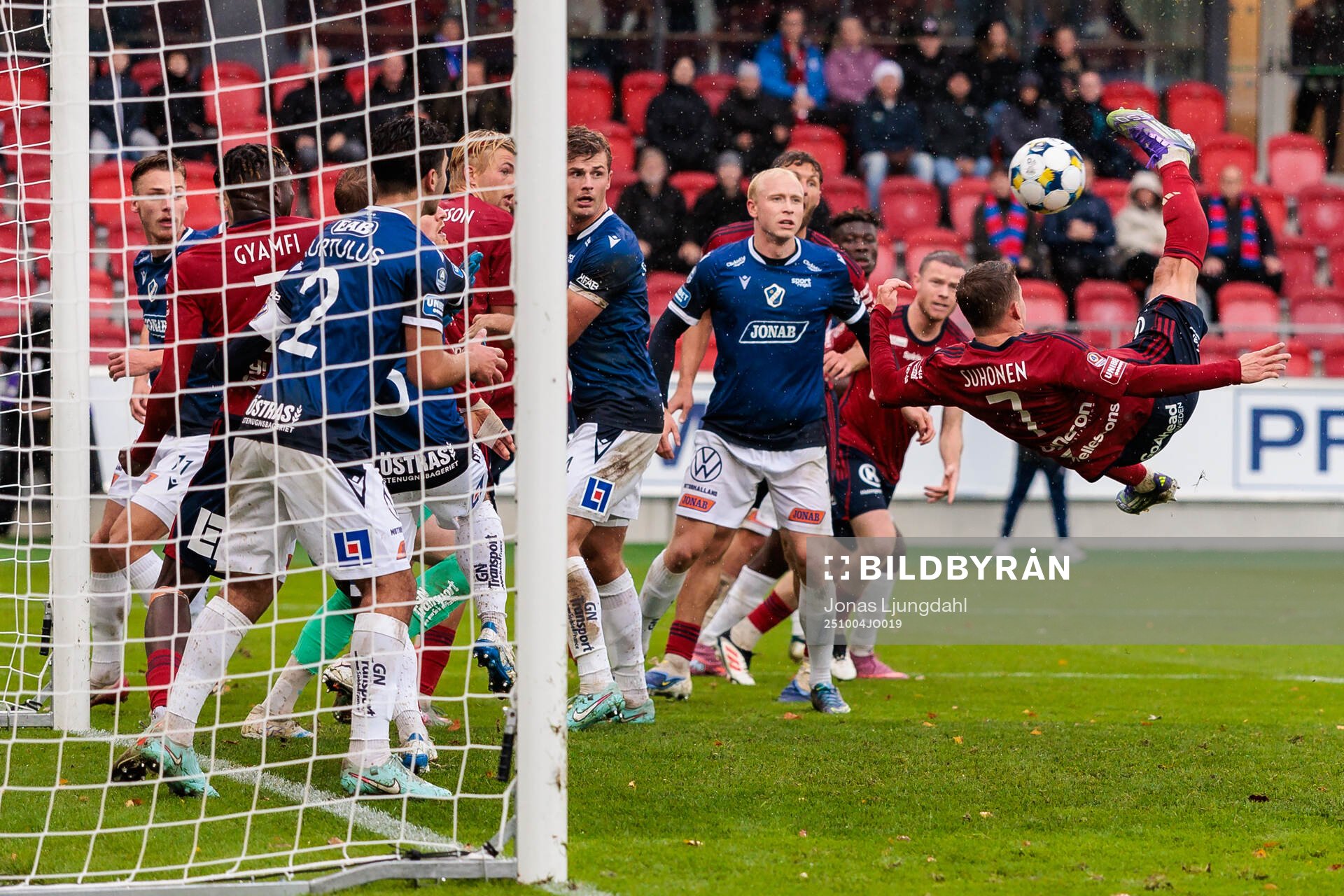 Östers Anssi Suhonen gör 1-0