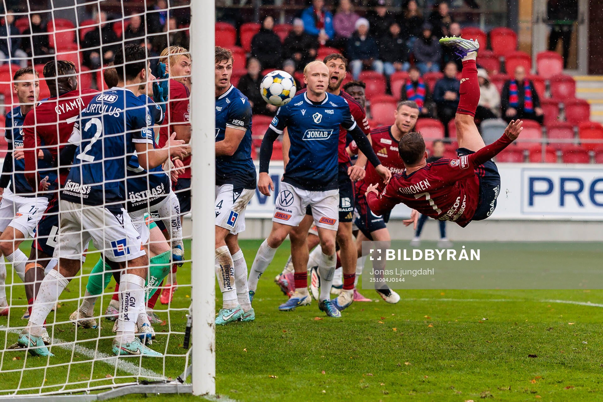 Östers Anssi Suhonen gör 1-0