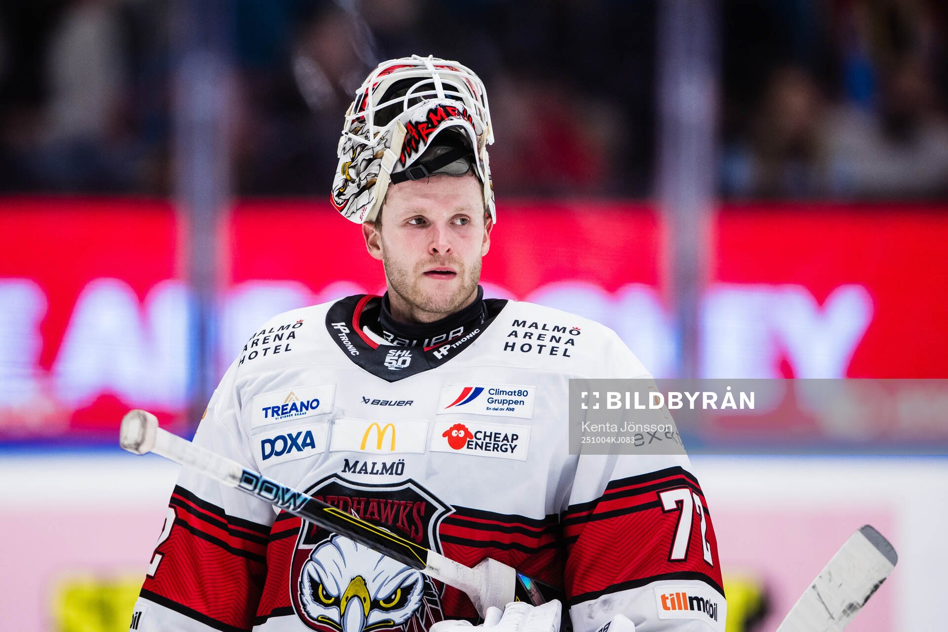 uMalmö Redhawks  målvakt Daniel Marmenlind nder