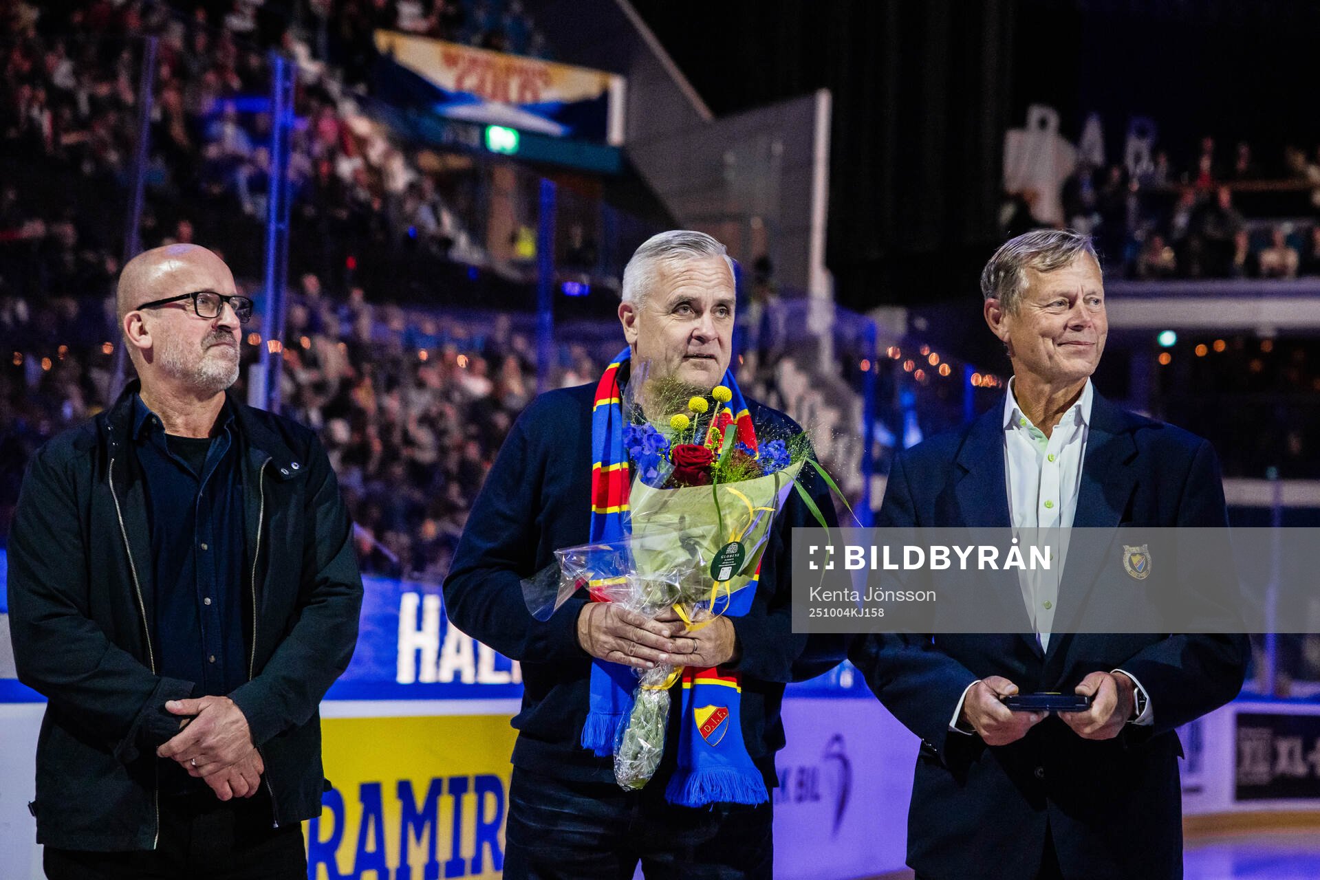 Djurgårdens legendar Jens Öhling (v) med anhöriga till