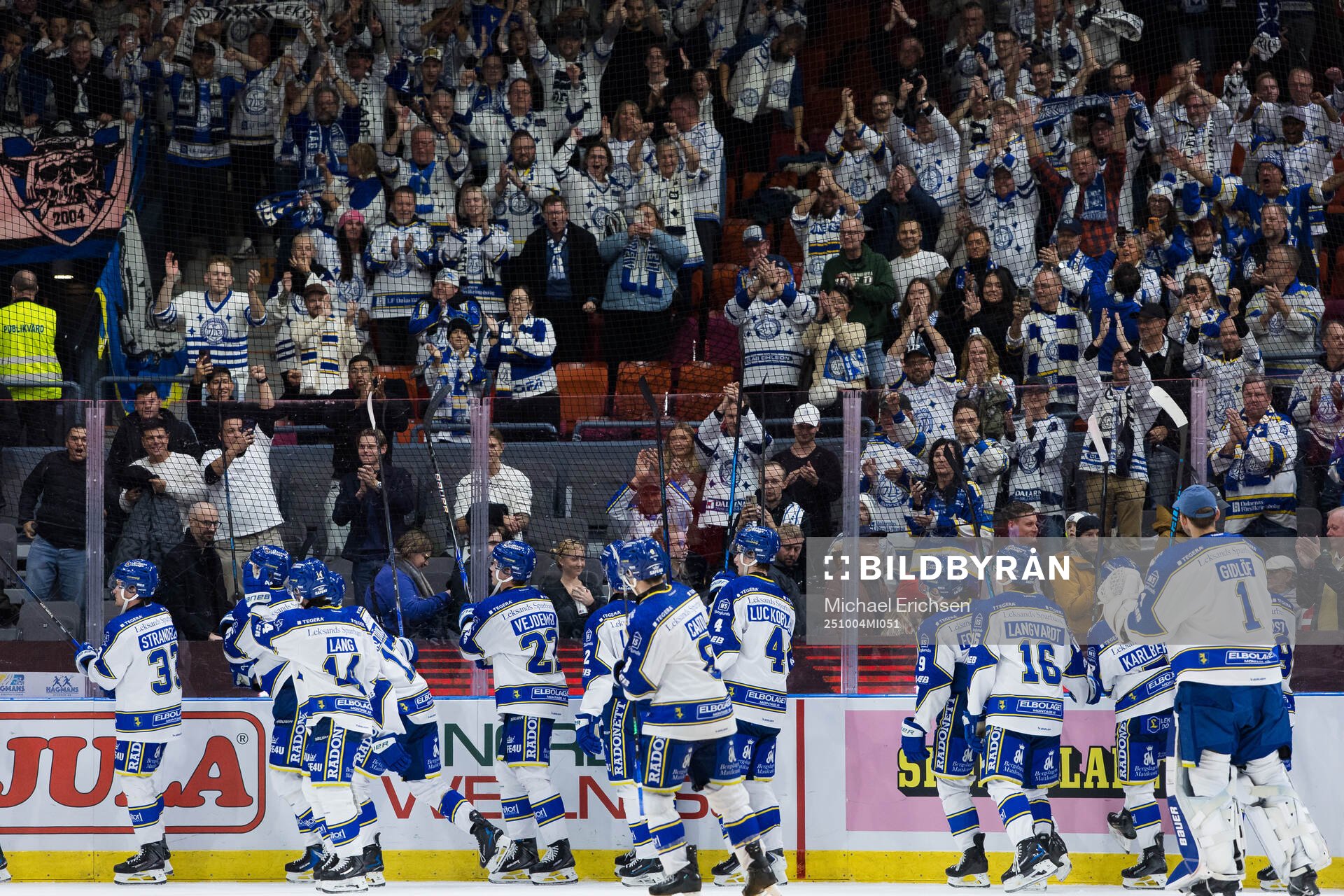Leksands spelare och supporter jublar