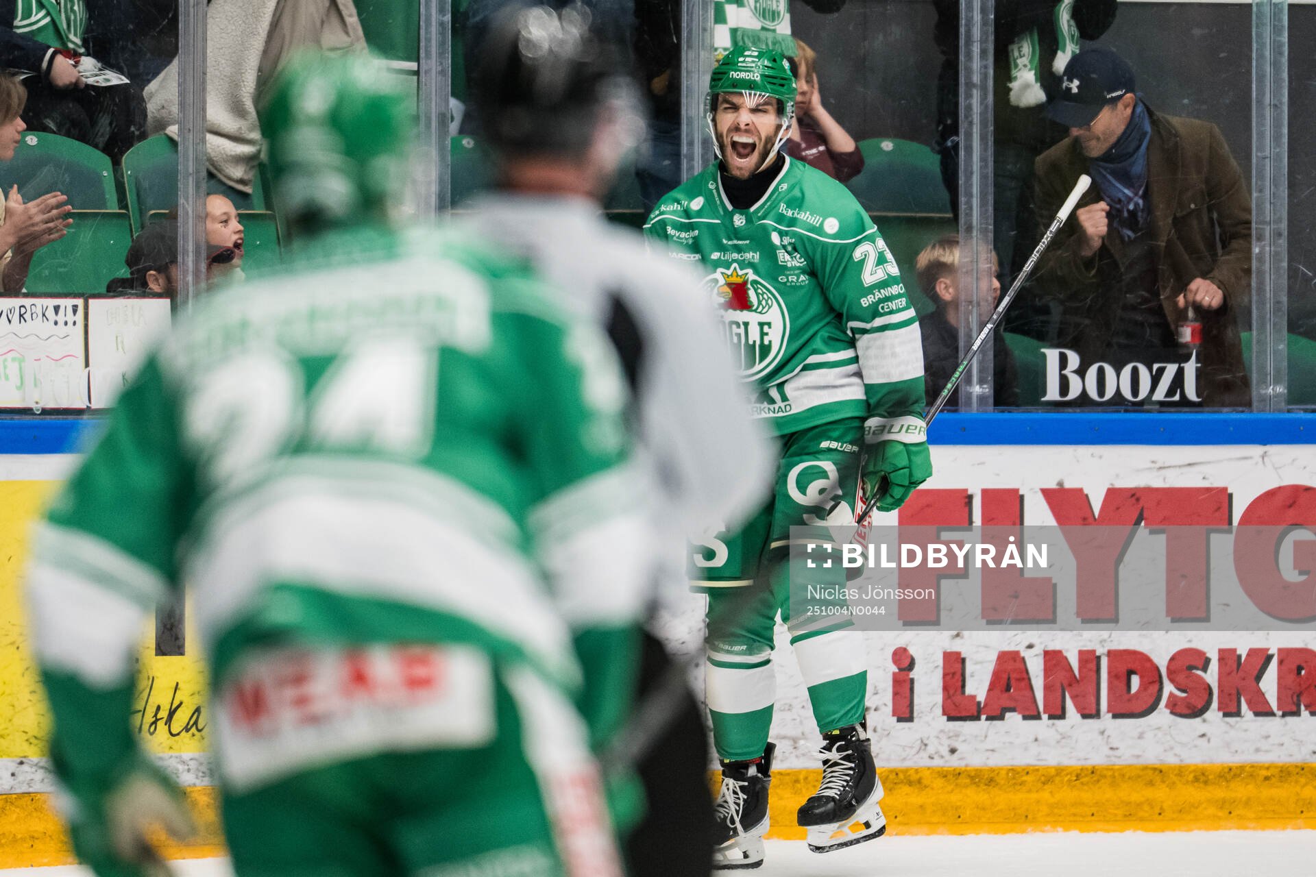 Rögles Josh Dickinson jublar