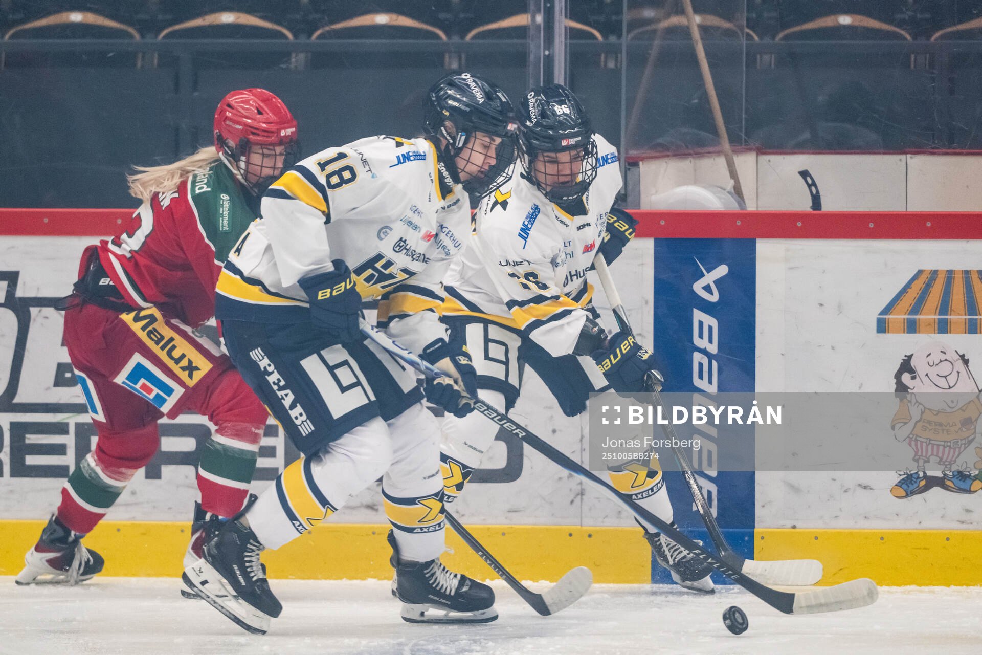 HV71s Ema Tothova och Maja Beverin