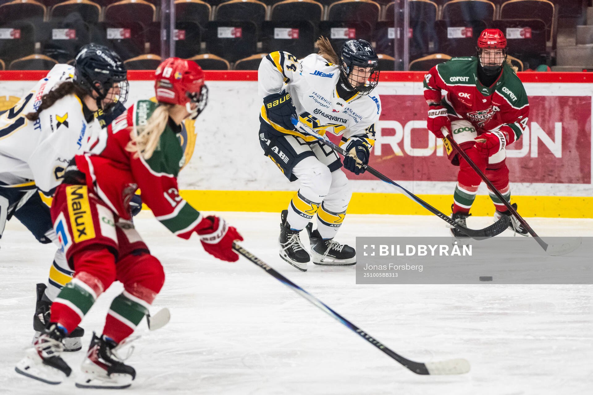 HV71s Adriana Van De Leest
