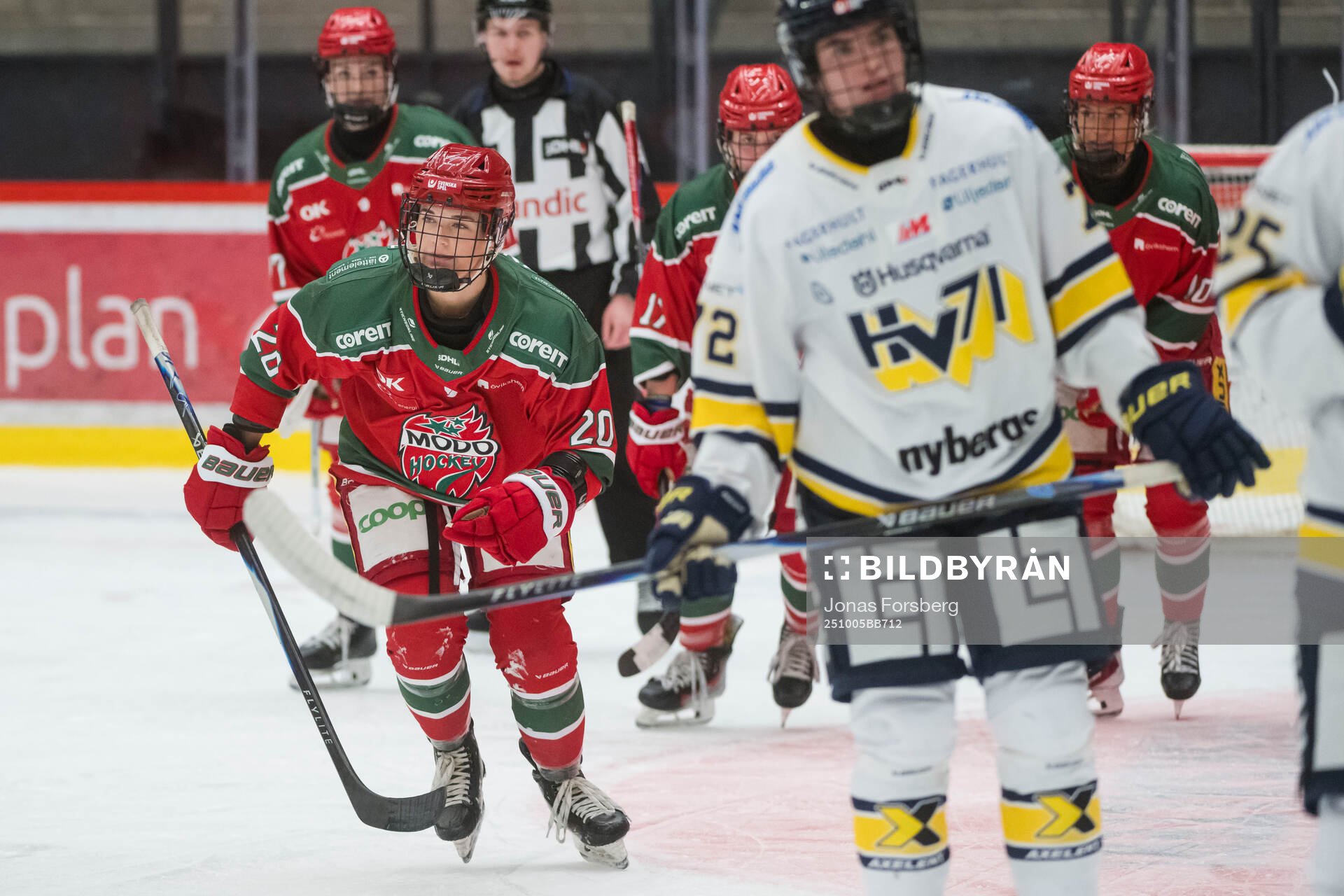 Modos Alyssa Mcleod jublar