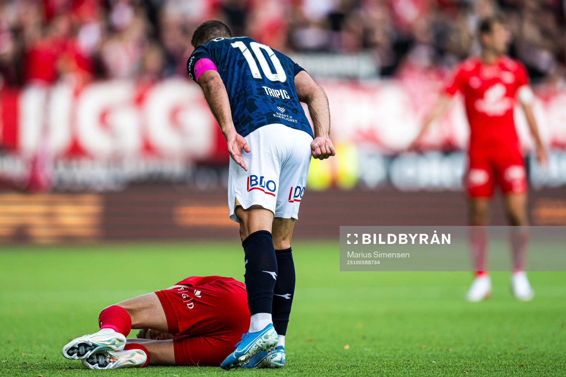 Emil Kornvig of Brann and Zlatko Tripic of Viking