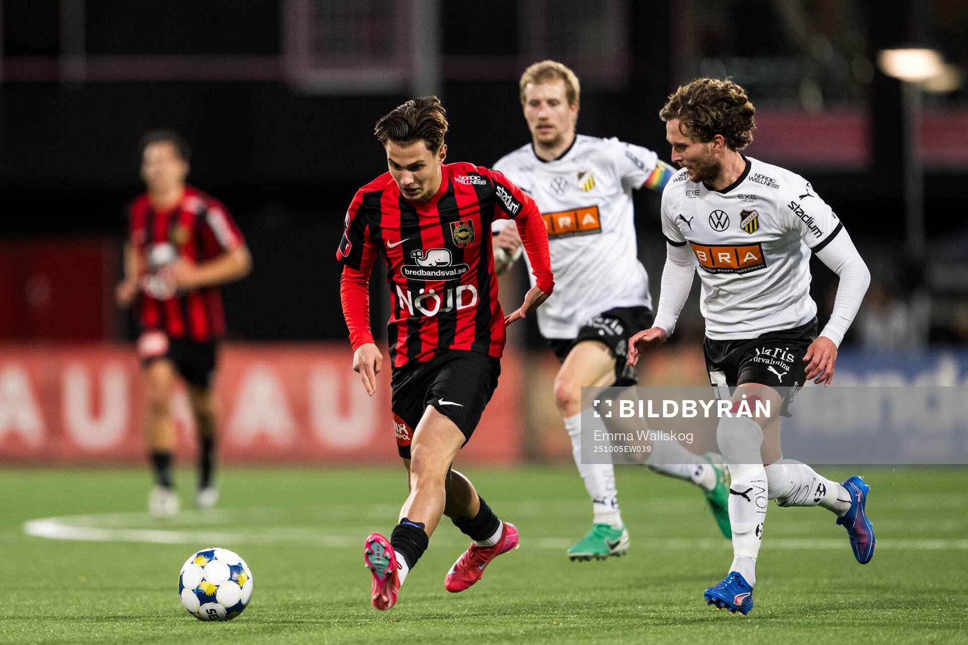 Brommapojkarnas Carl Aurell och Häckens Adam Lundkvist