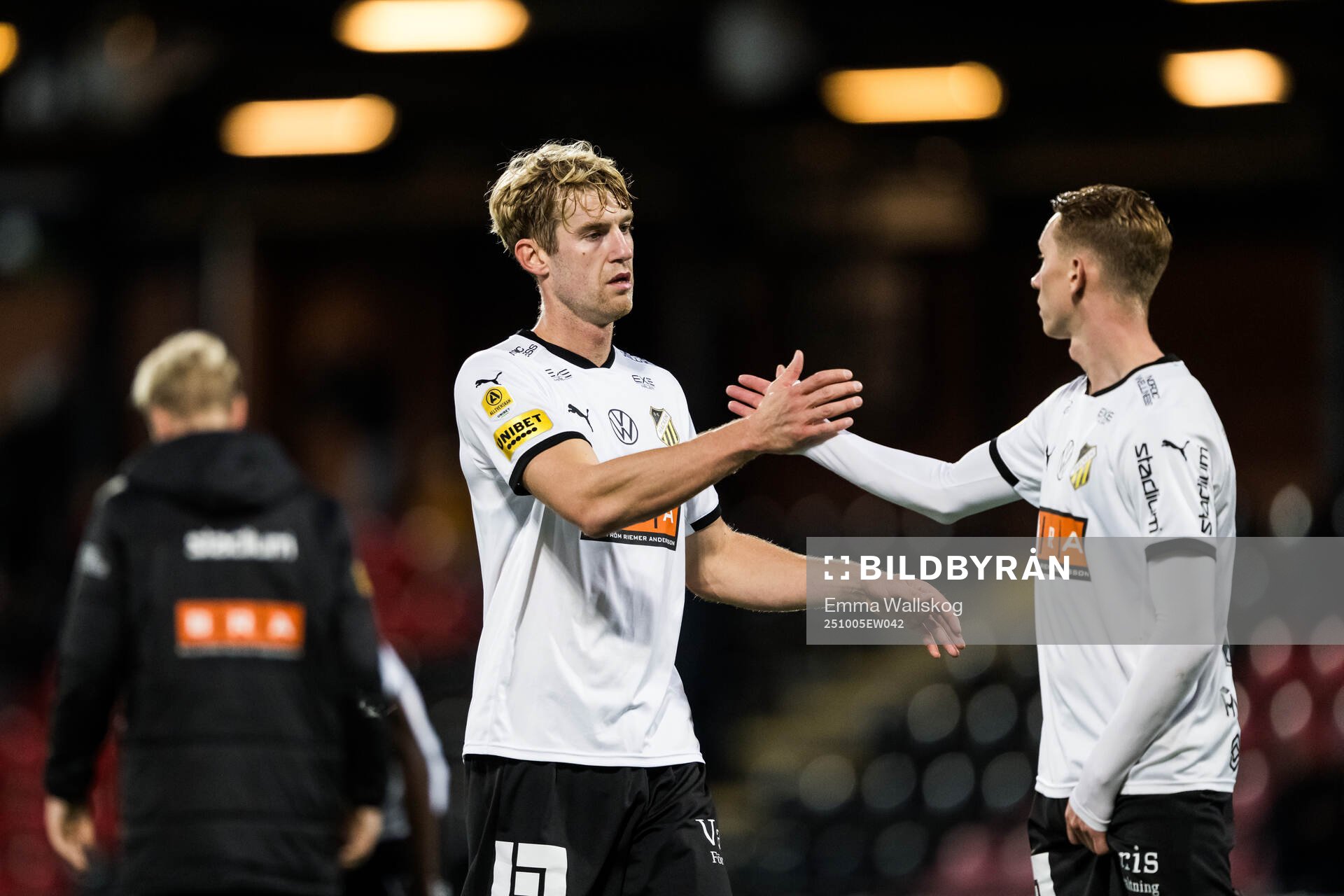 Häckens Filip Helander och Julius Lindberg jublar