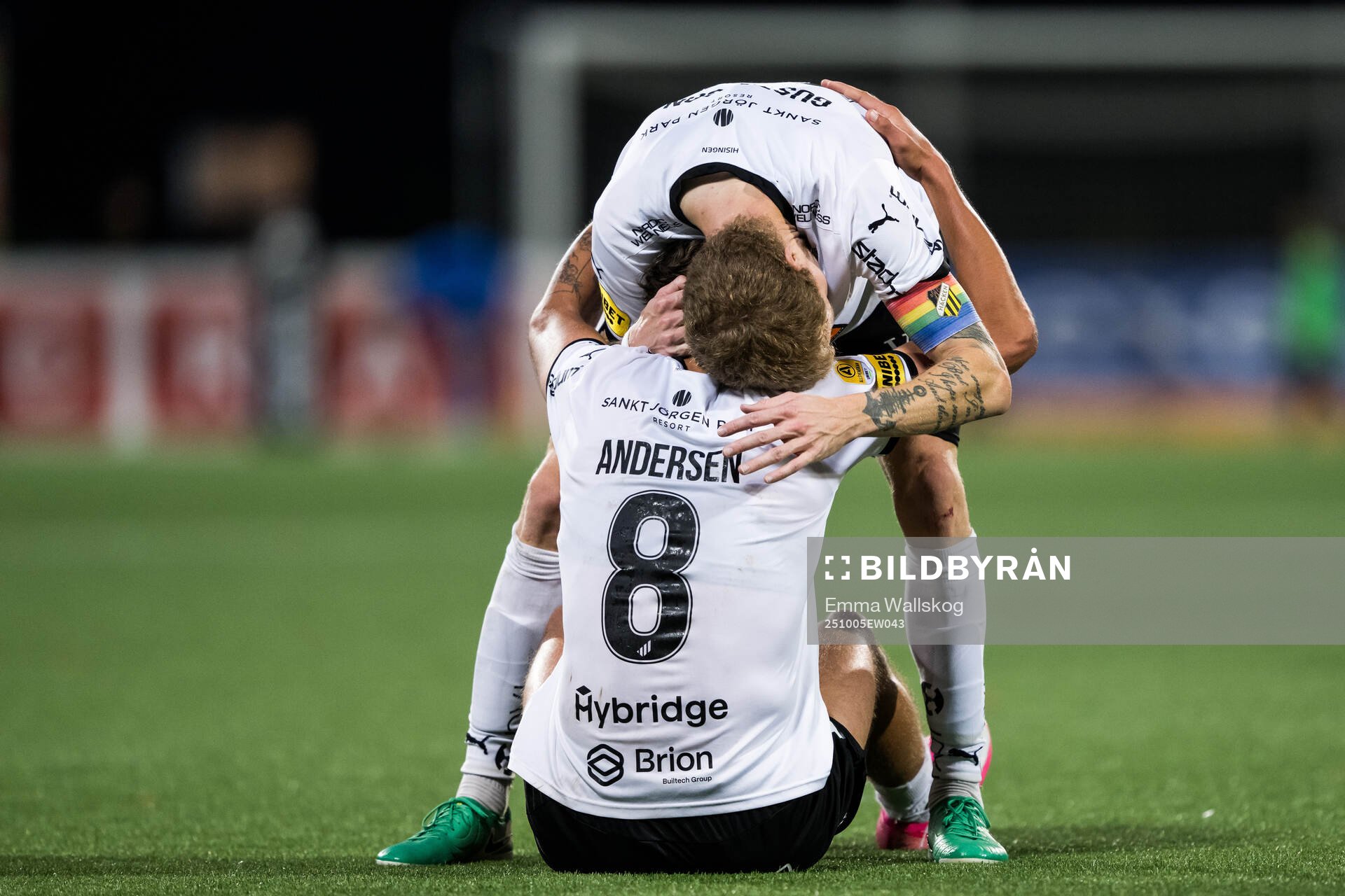 Häckens Silas Andersen och Simon Gustafson jublar