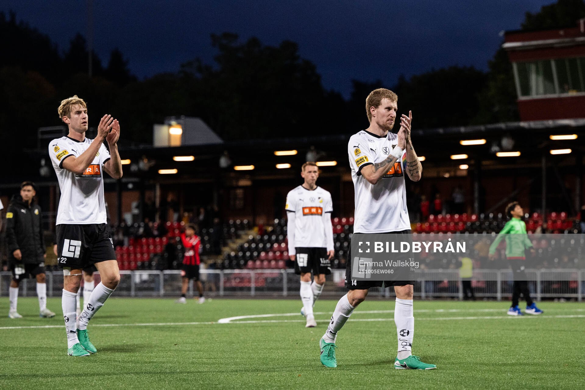 Häckens Filip Helander och Simon Gustafson jublar