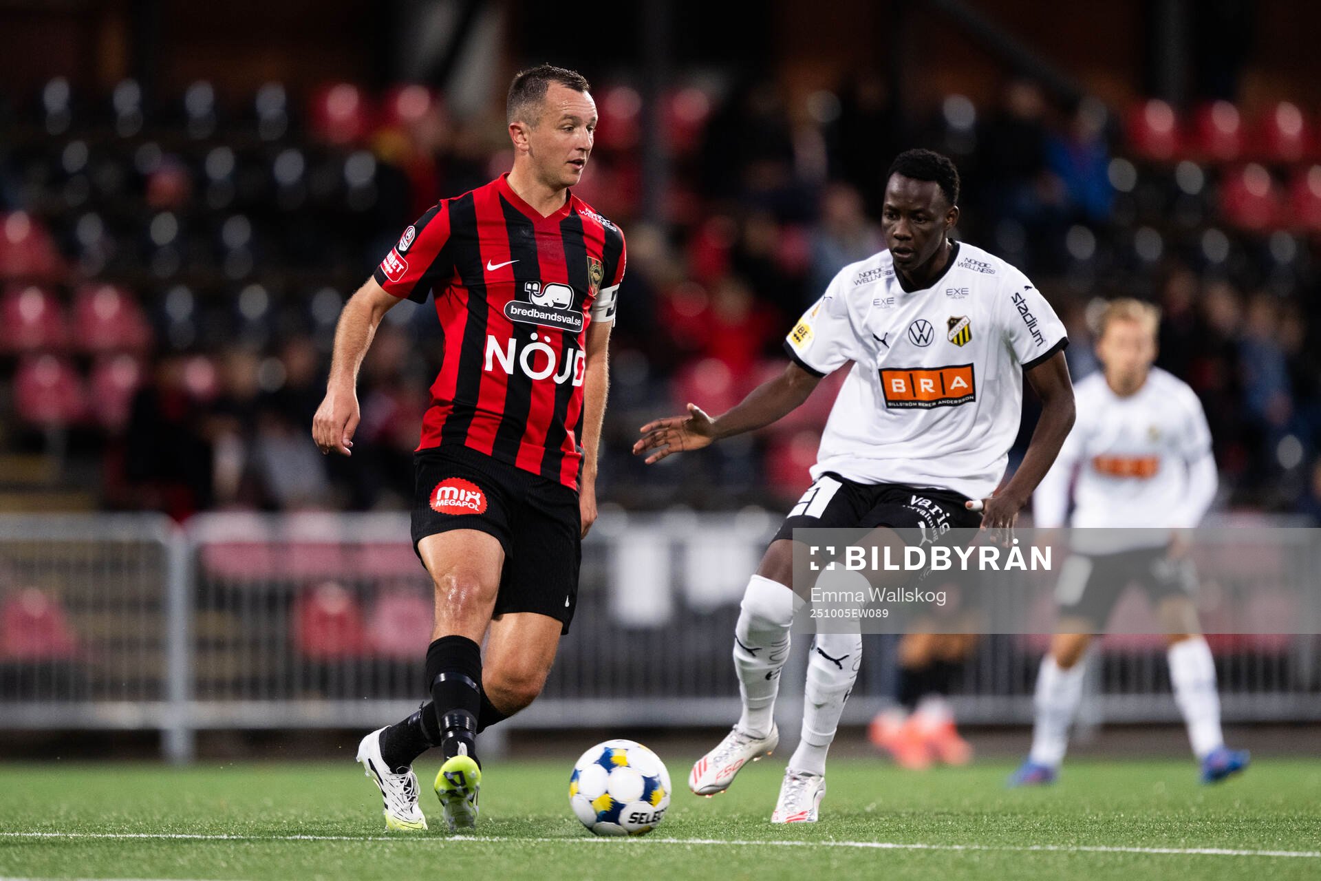 Brommapojkarnas Even Hovland och Häckens John Paul Dembe
