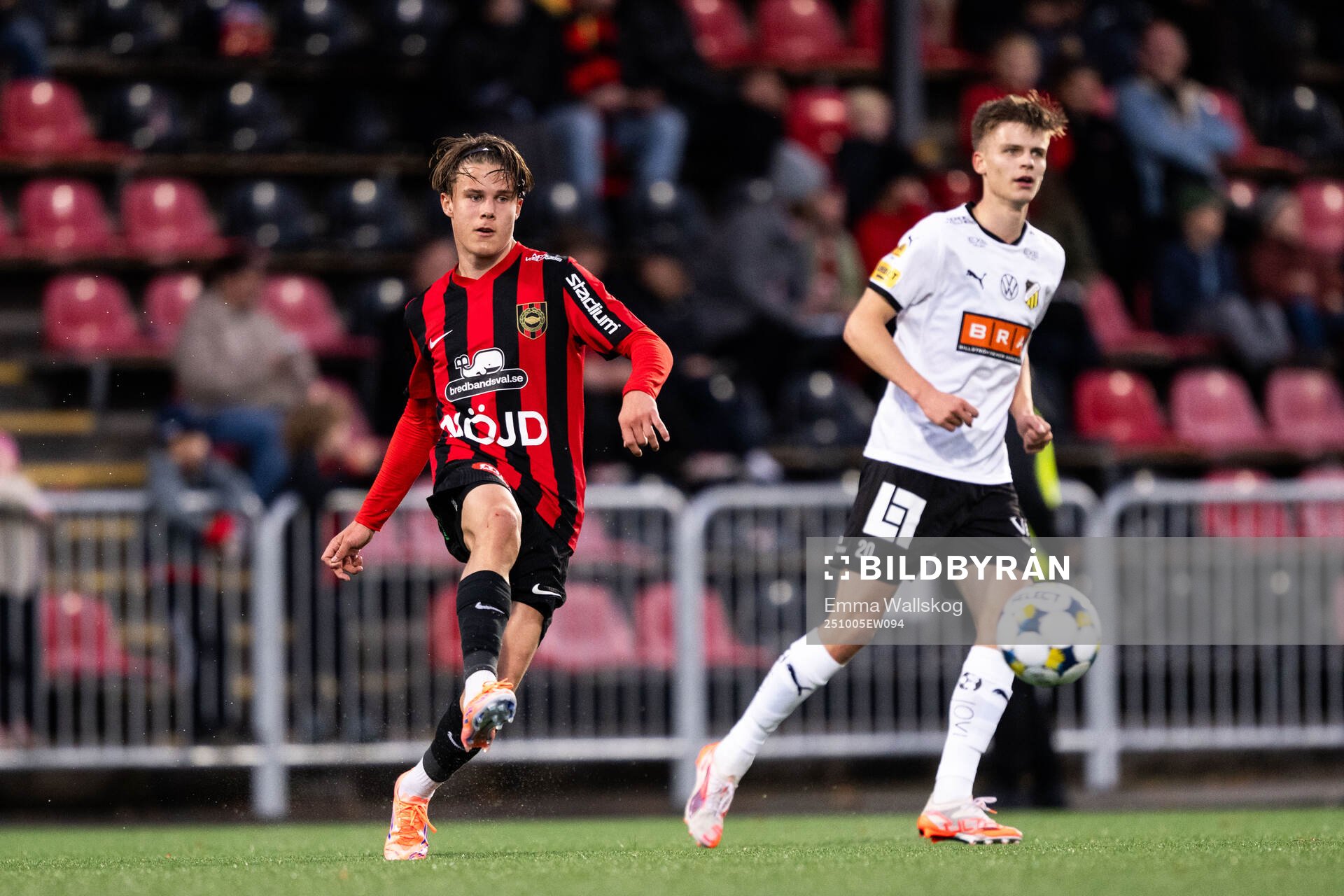 Brommapojkarnas Love Arrhov och Häckens Adrian Svanbäck