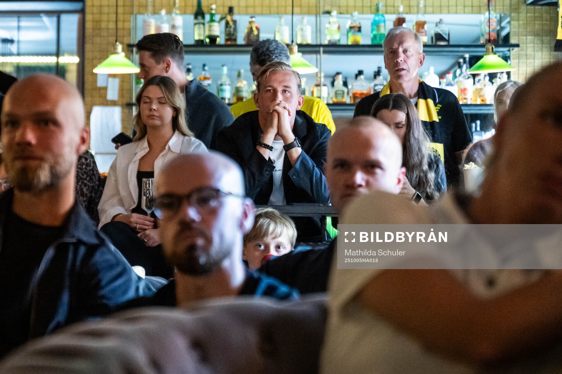 Mjällbys Herman Johansson när laget gemensamt följer