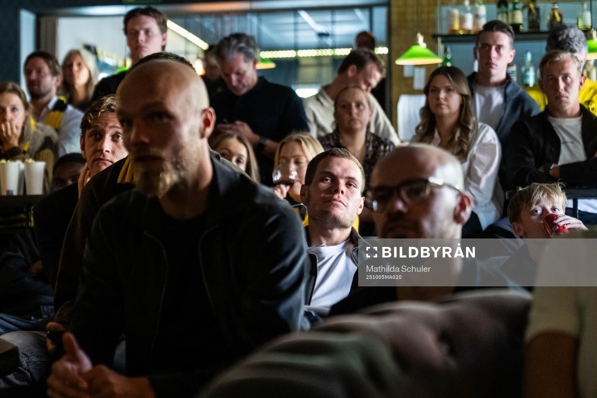 Mjällbys Jacob Bergström när laget gemensamt följer