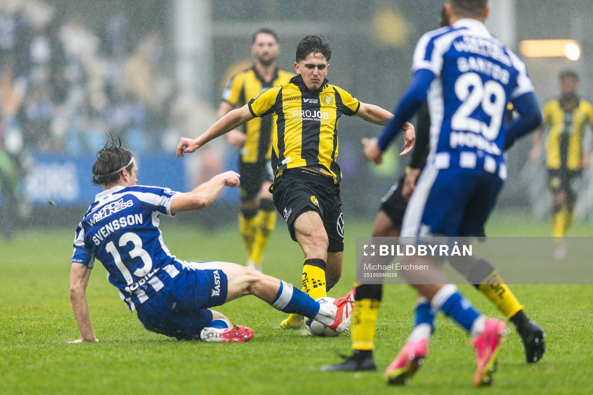 IFK Göteborgs Gustav Svensson och Hammarbys Adrian Lahdo