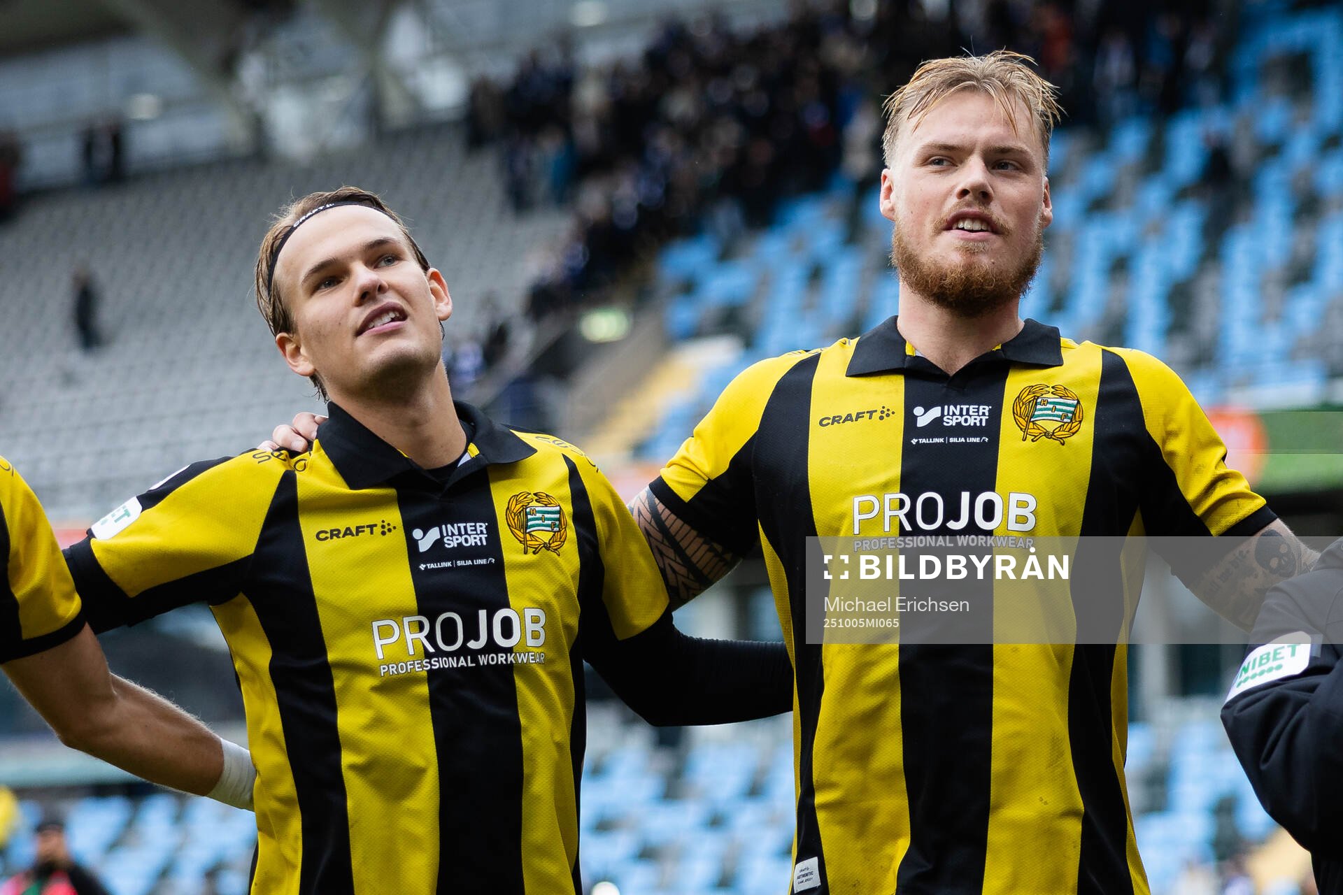 Hammarbys Markus Karlsson och Victor Eriksson jublar