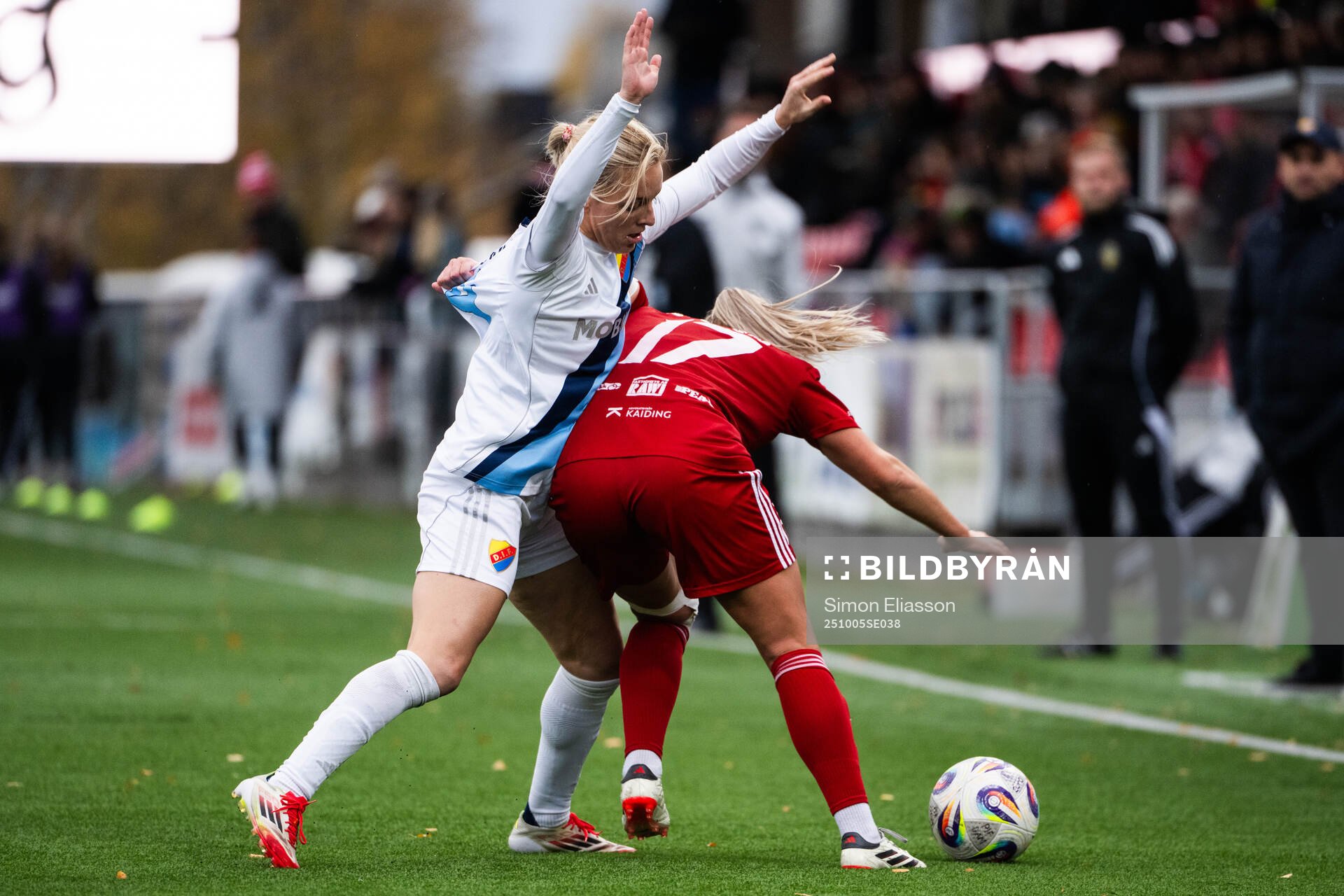 Djurgårdens Mimmi Wahlström och Piteås Selina Henriksson