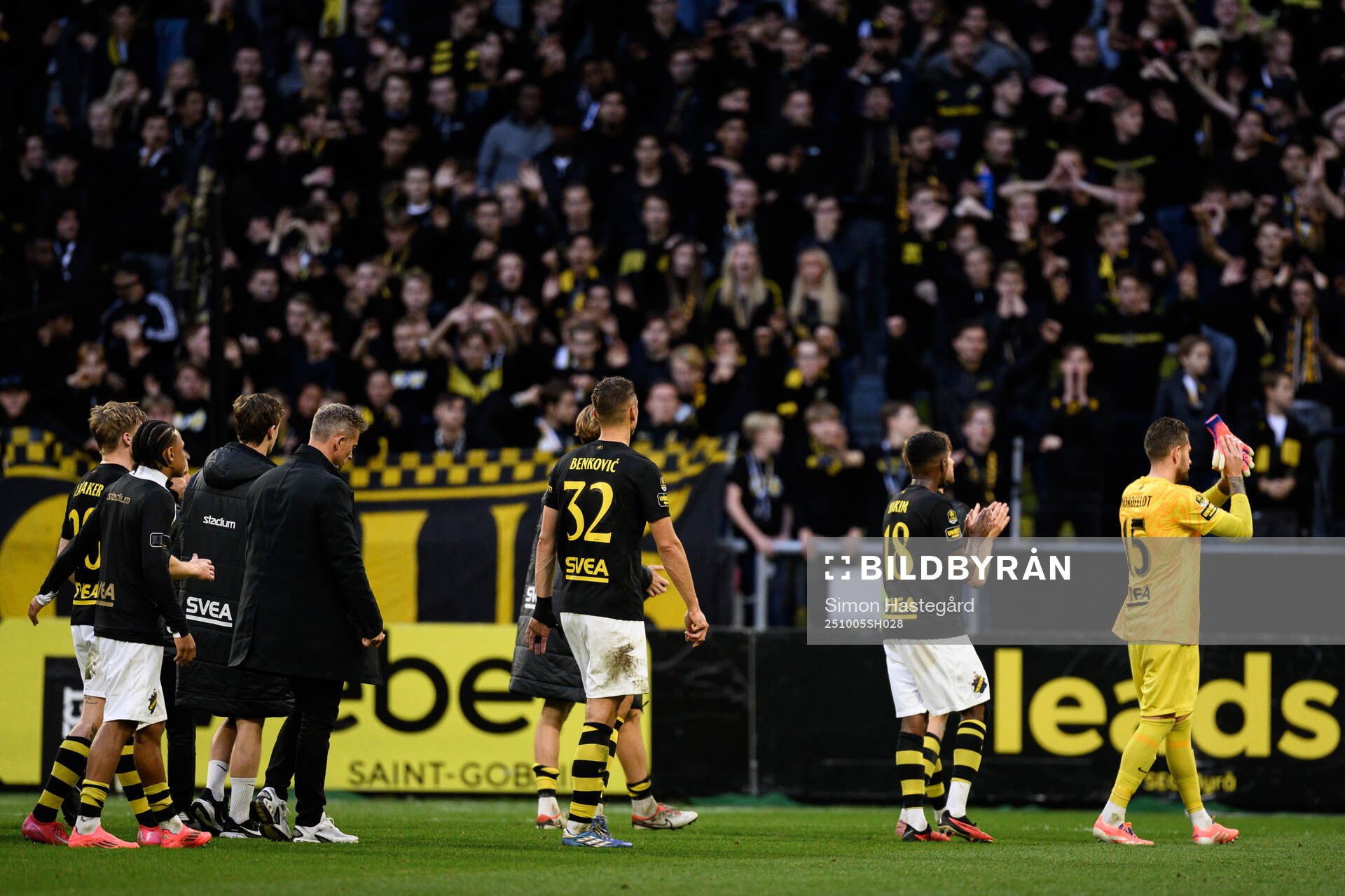 AIKs spelare tackar publiken