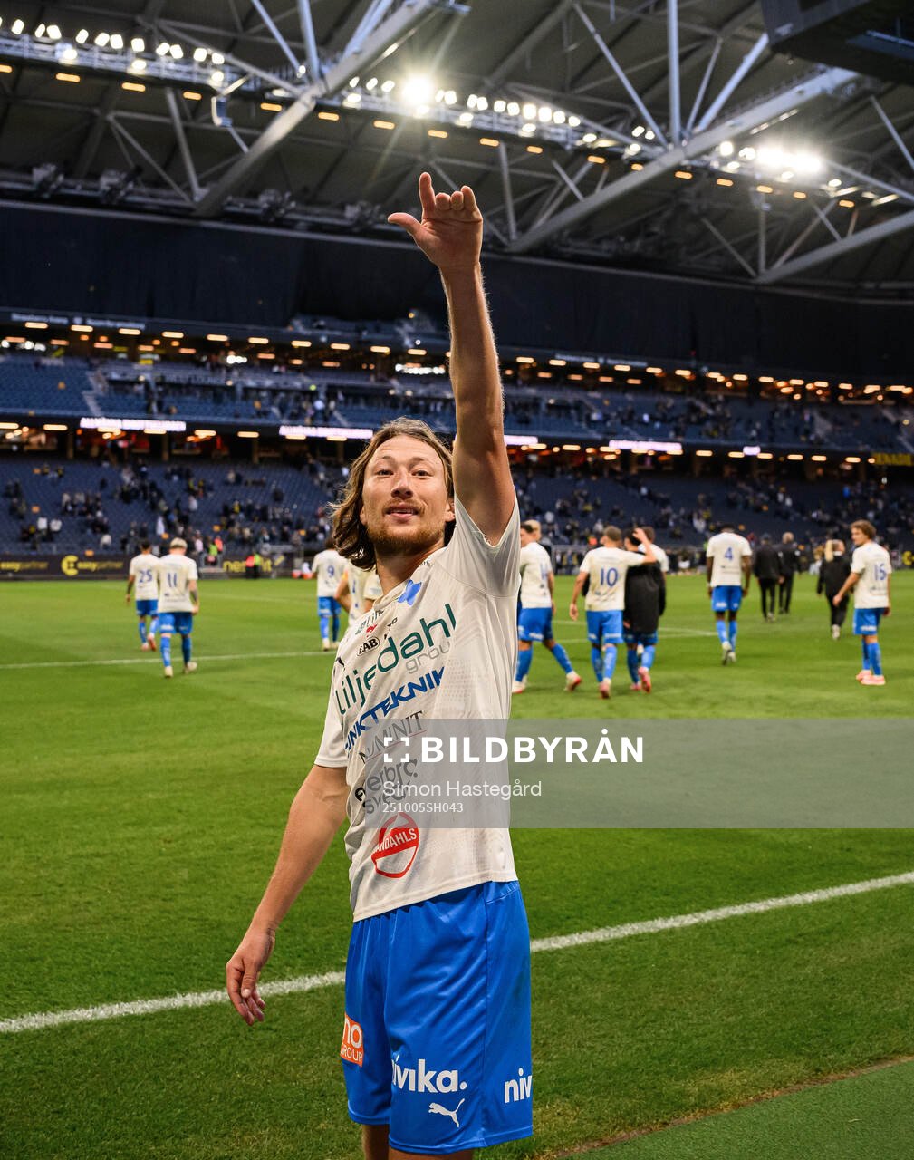 Värnamos Axel Björnström jublar
