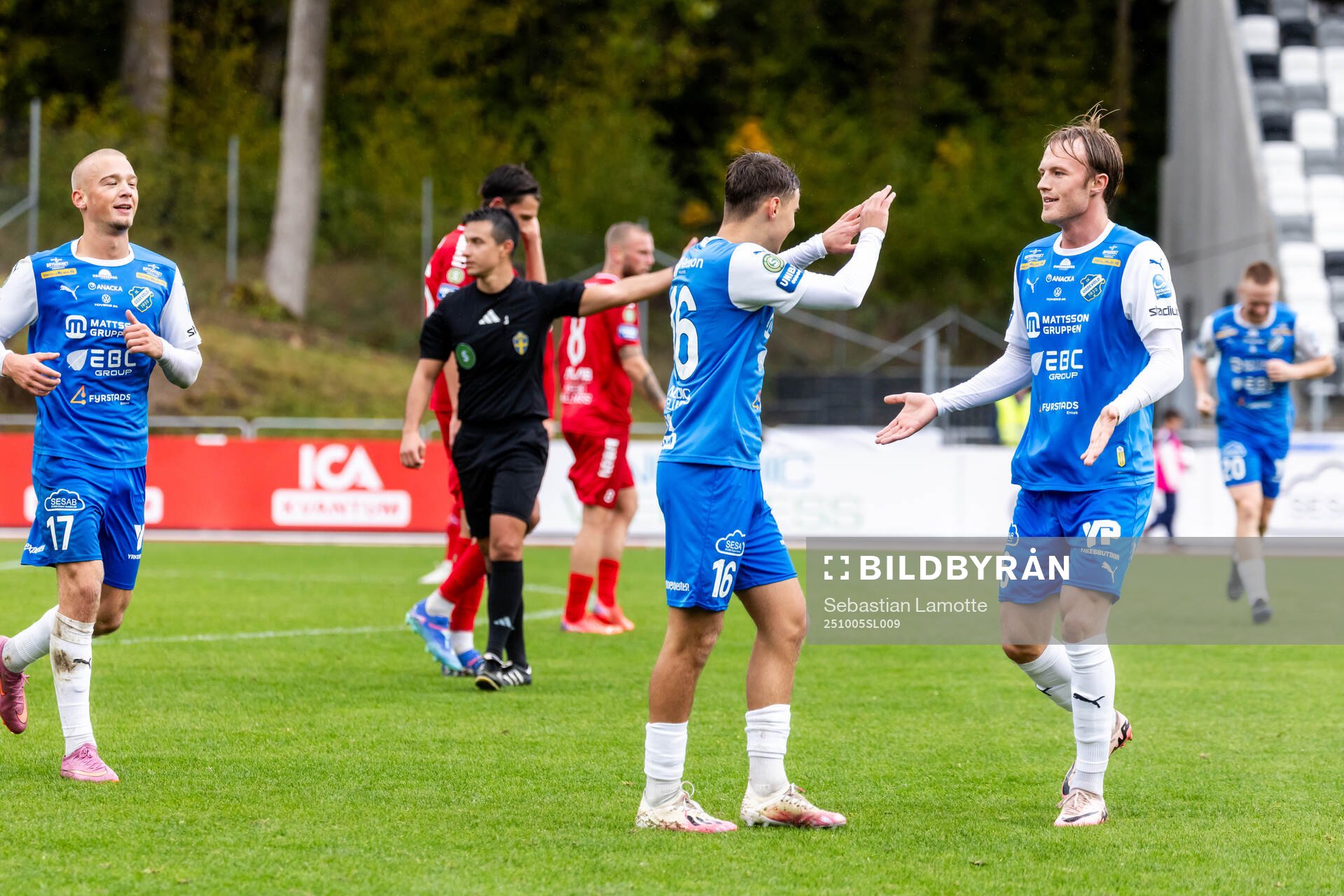 Oddevolds Emir Derviskadic jar gjort 1-0 och jublar