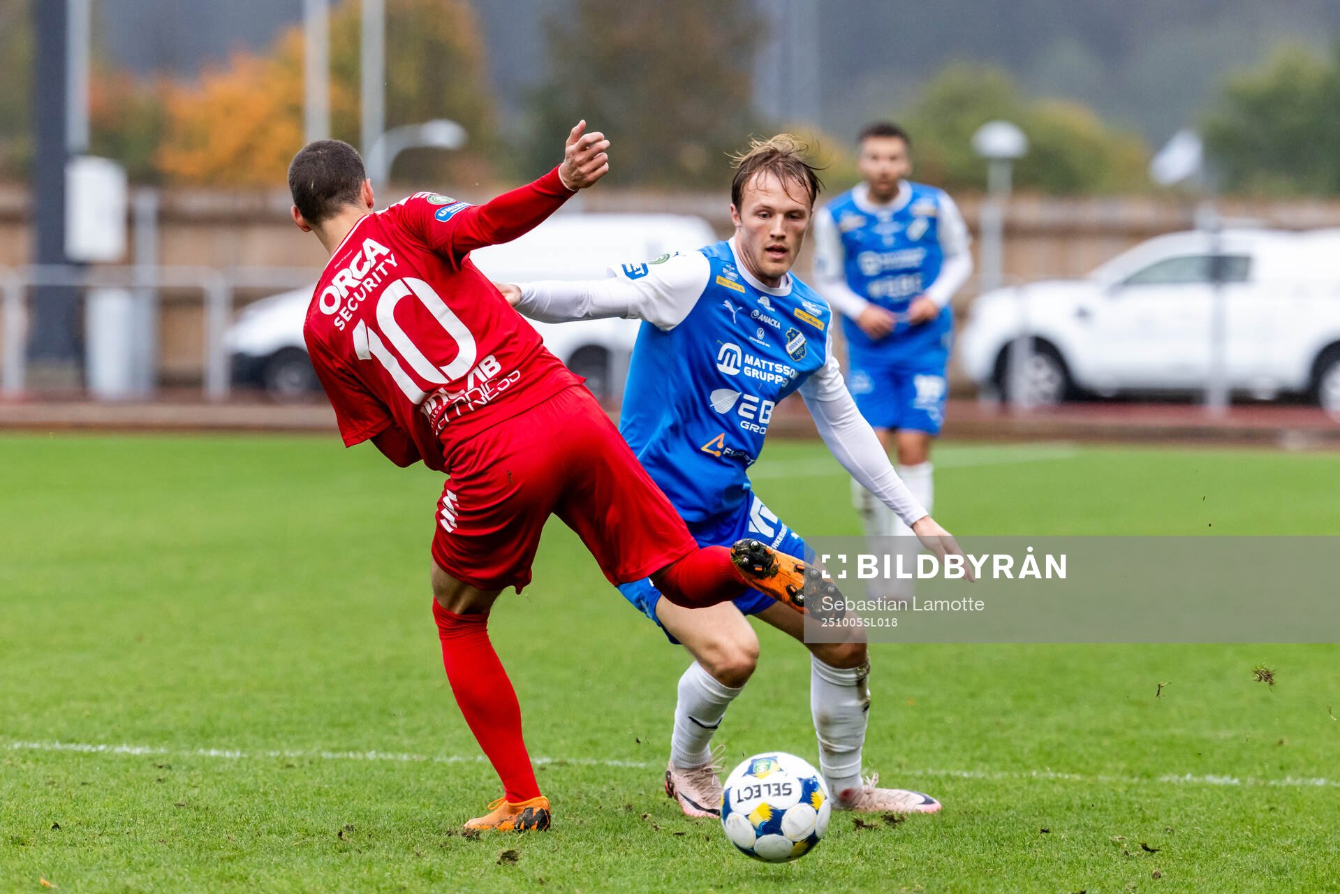 Utsiktens Arian Kabashi och Oddevolds Gabriel Sandberg