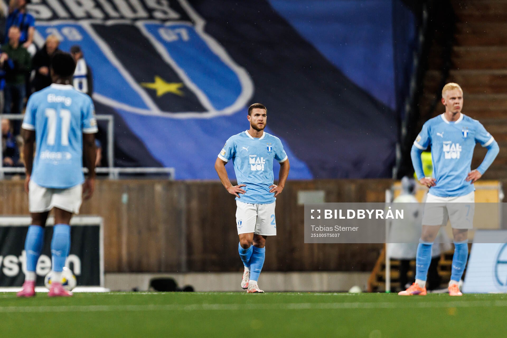 Malmö FFs Gabriel Busanello och Otto Rosengren deppar