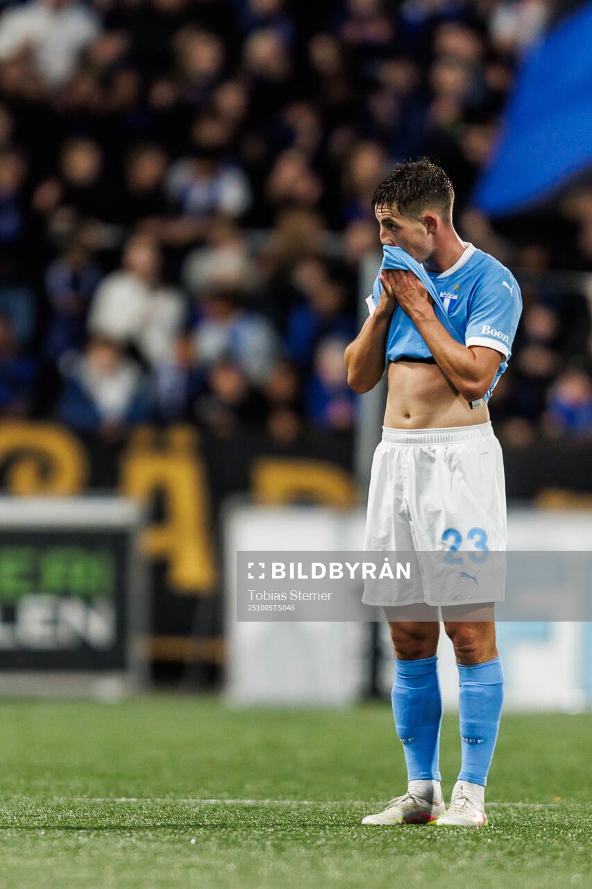 Malmö FFs Lasse Berg Johnsen deppar