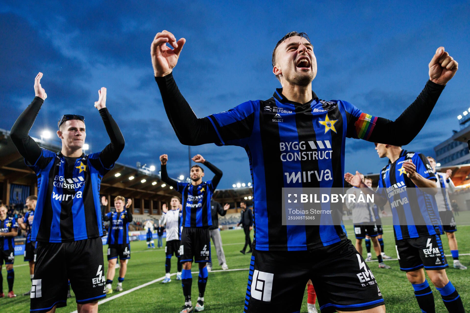 Sirius Henrik Rönnlöf Castegren jublar