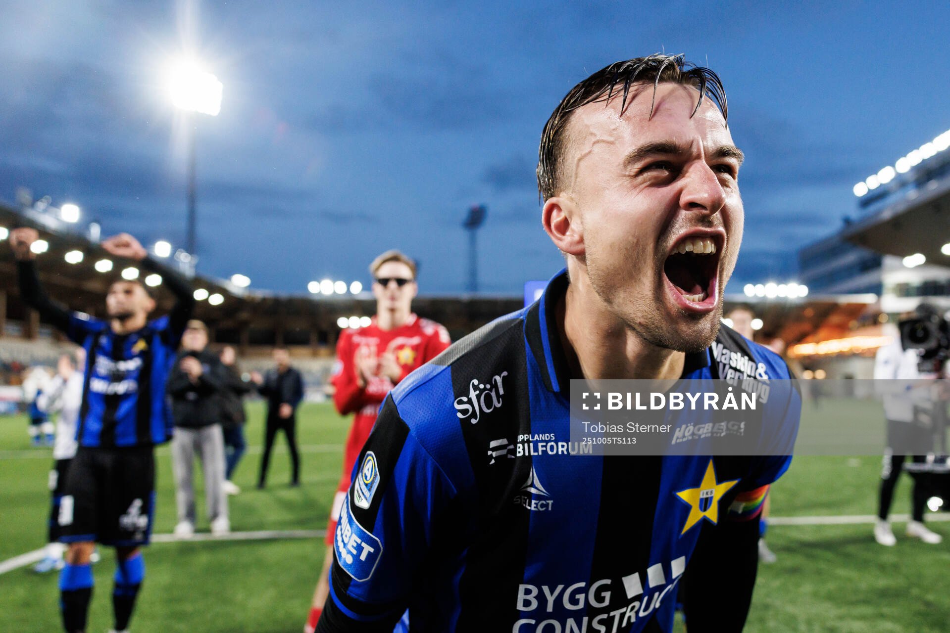 Sirius Henrik Rönnlöf Castegren jublar