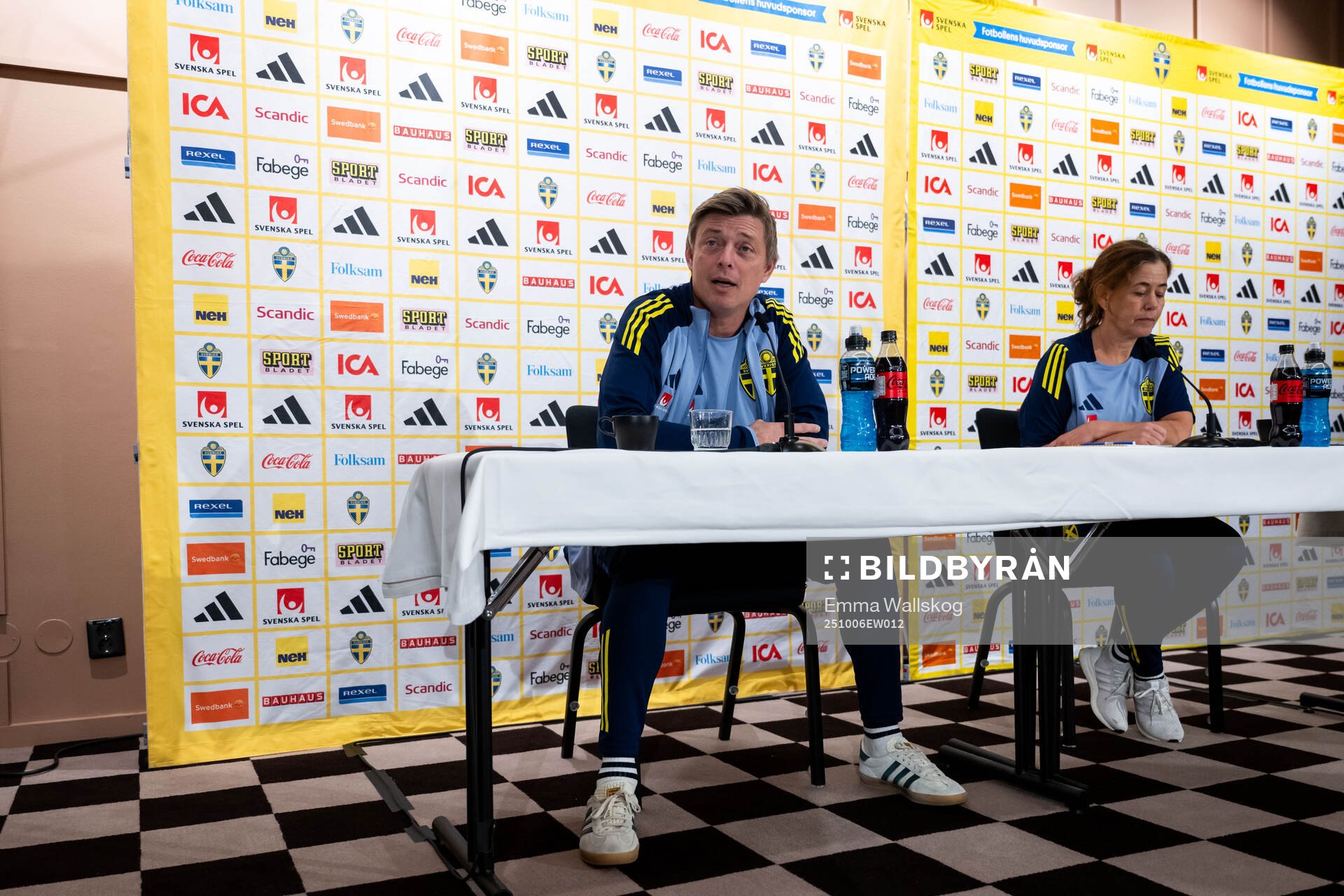 Head coach Jon Dahl Tomasson of the Swedish men's national