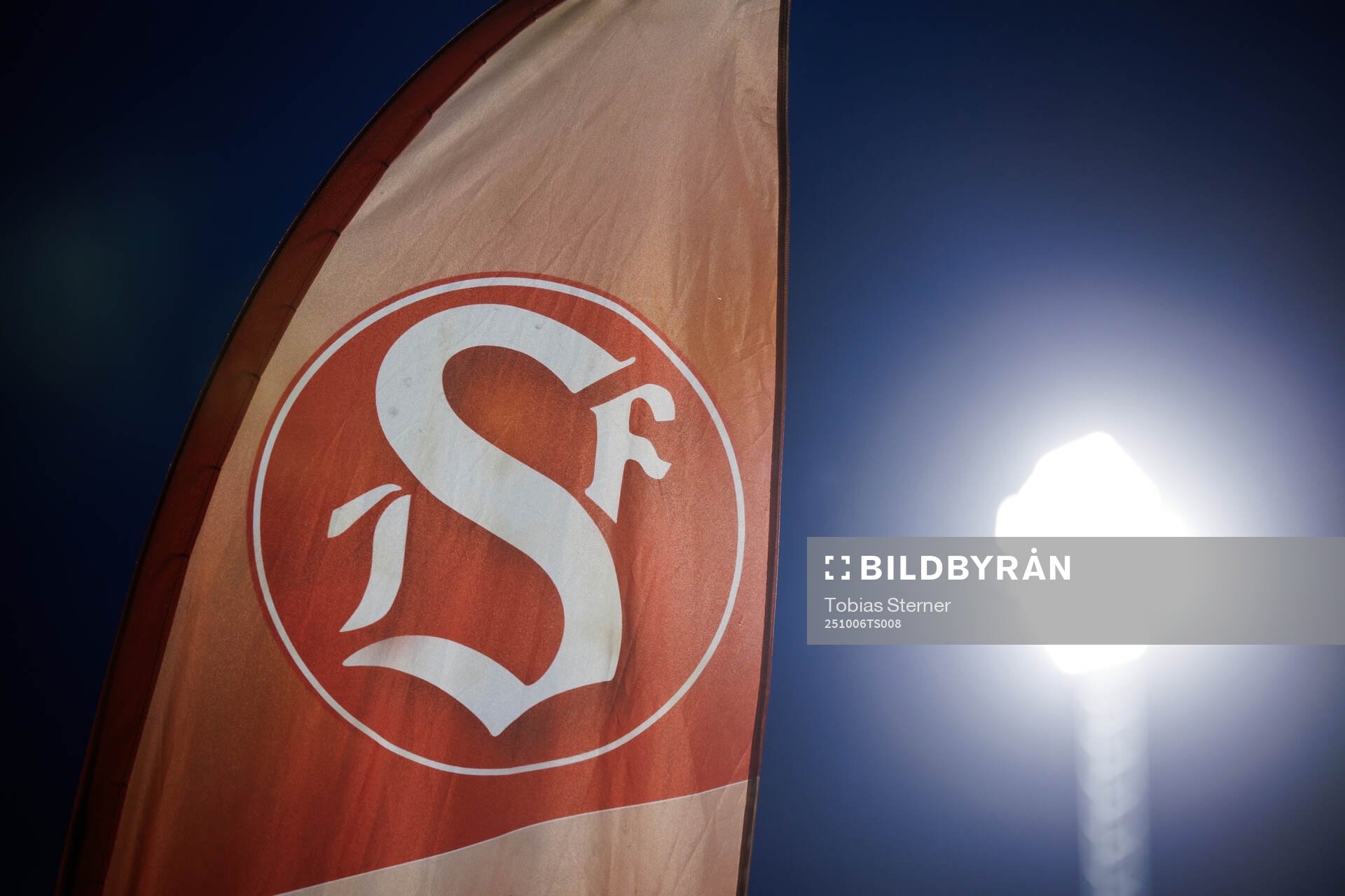 En flagga med Sandvikens IFs flagga
