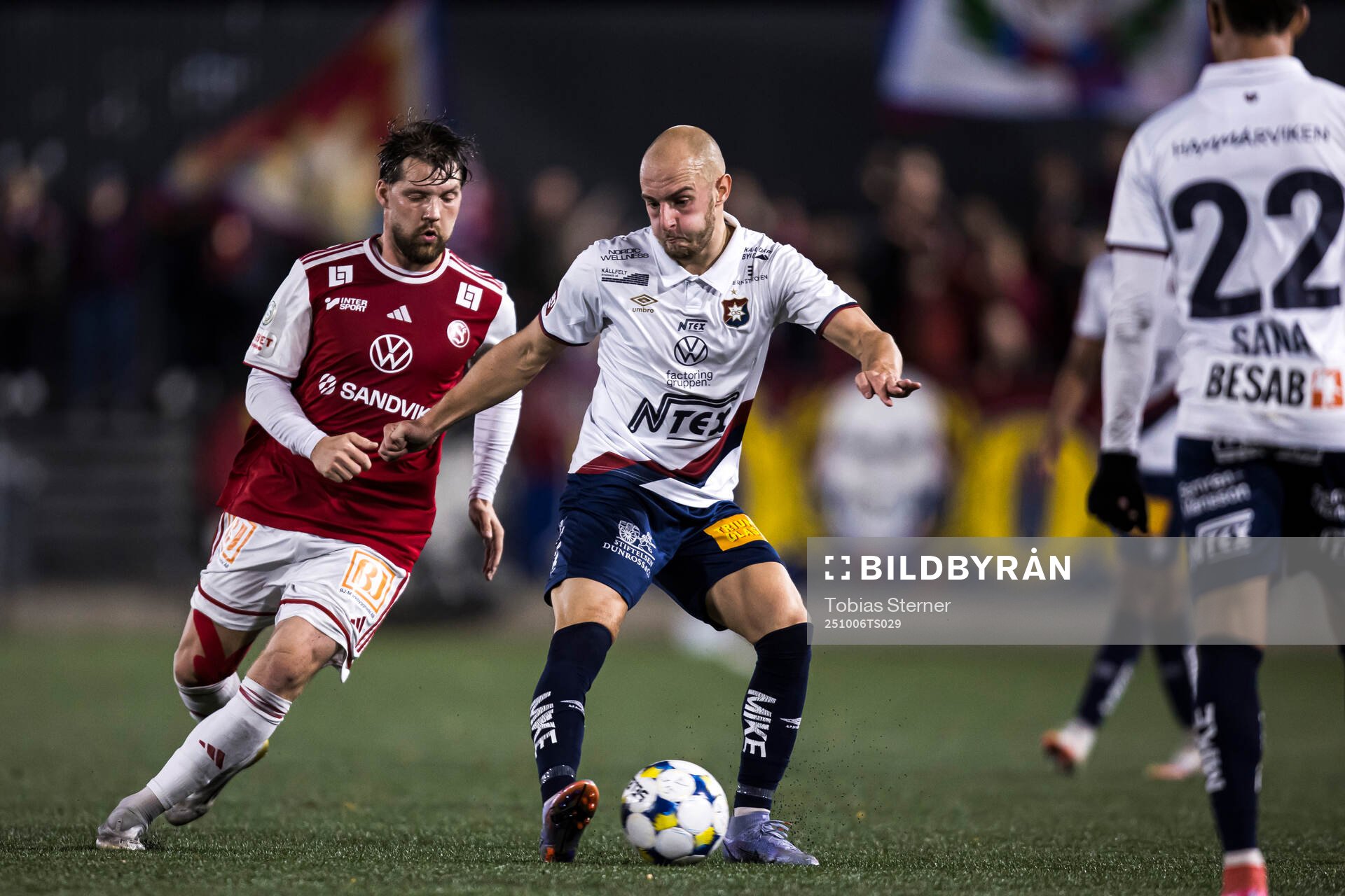 Sandvikens IFs Karl Bohm och Örgrytes Amel Mujanic