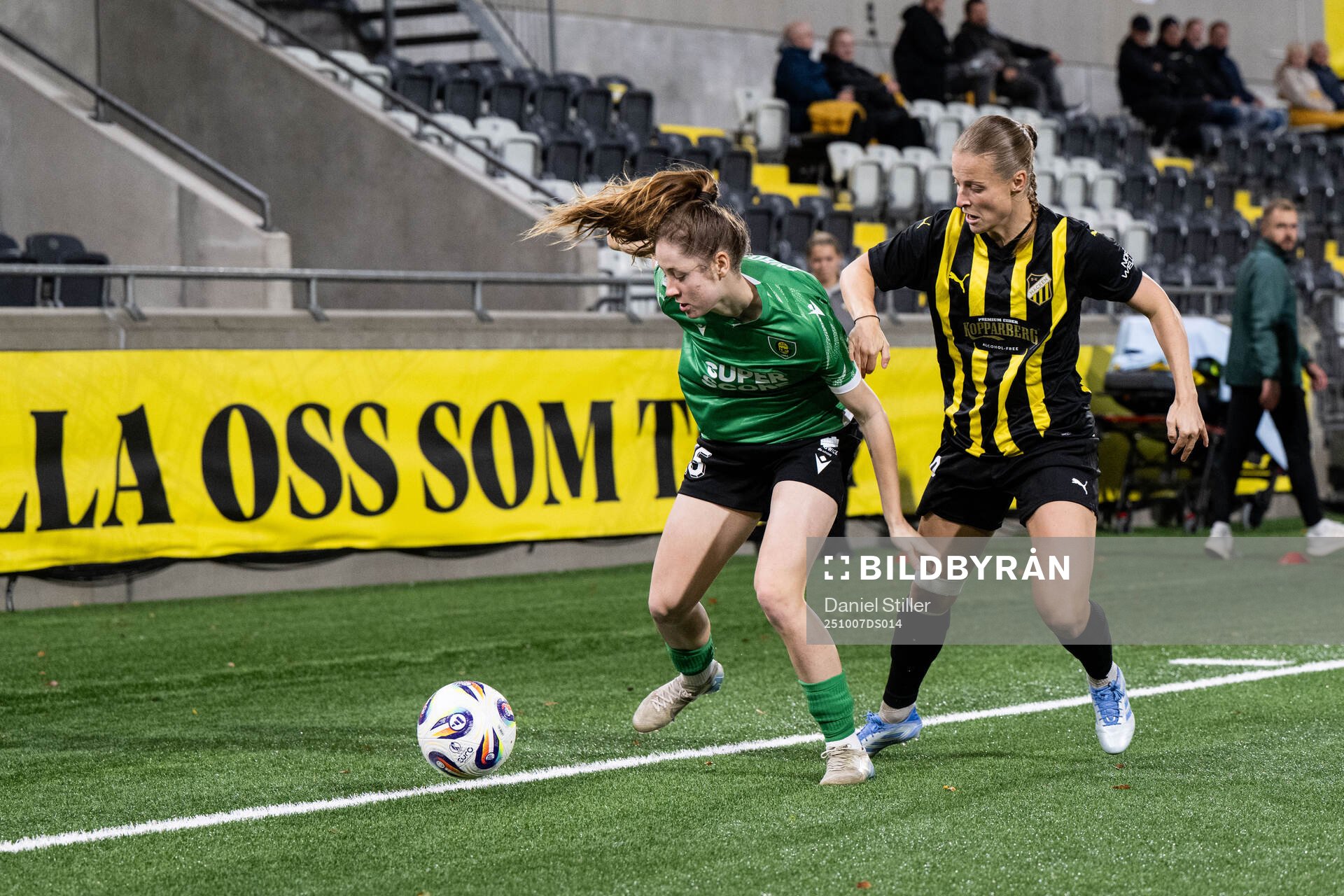 Jagoda Cyraniak of Katowice and Anna Anvegård of Häcken
