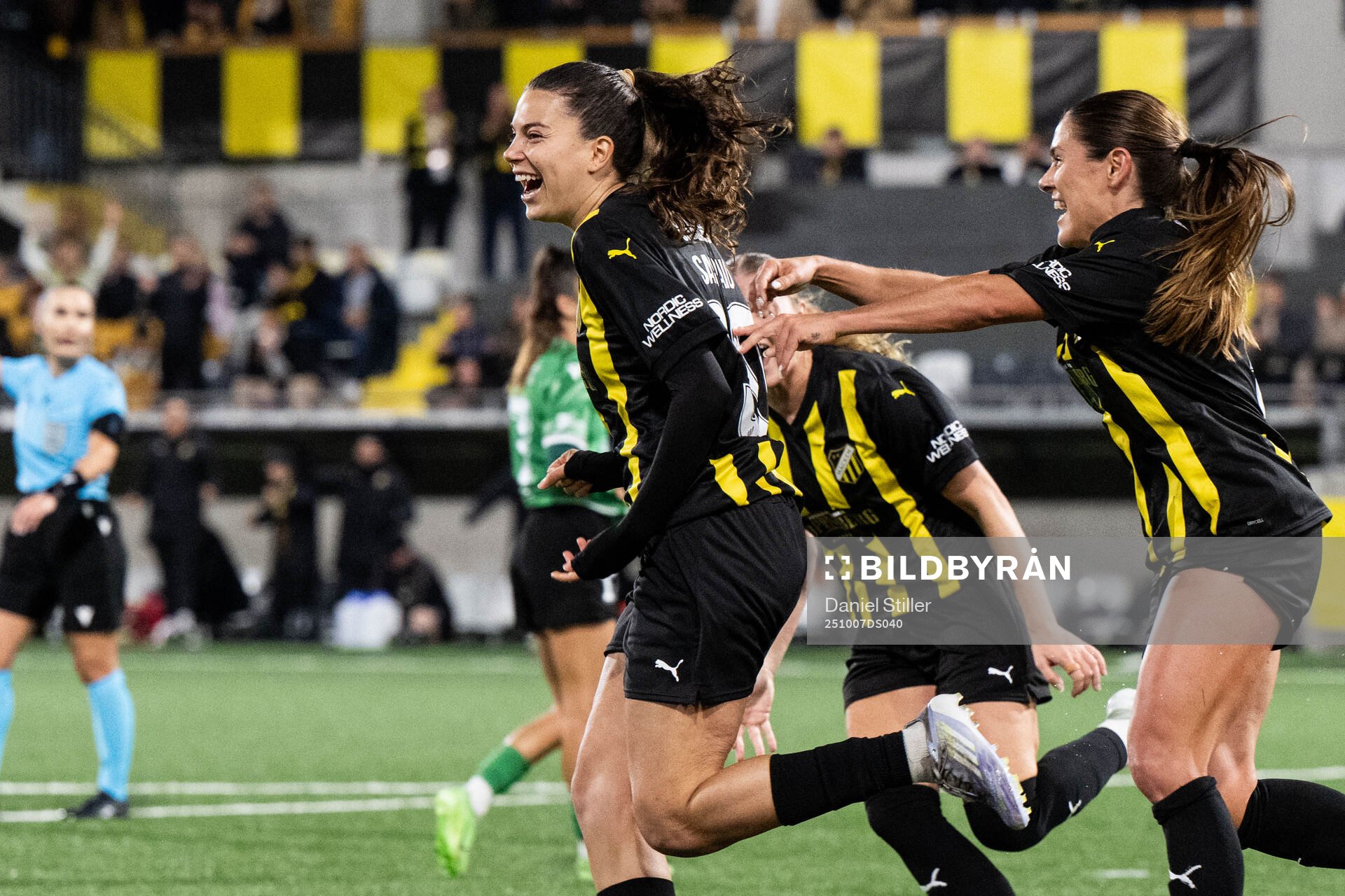 Helena Sampaio of Häcken celebrates