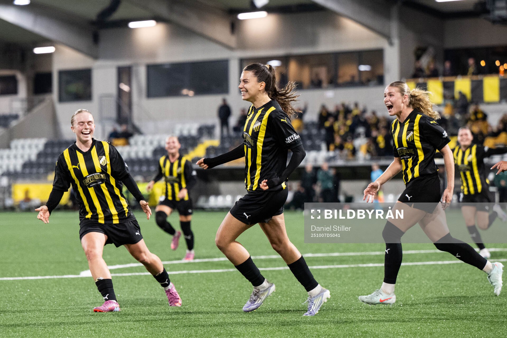 Helena Sampaio of Häcken celebrates