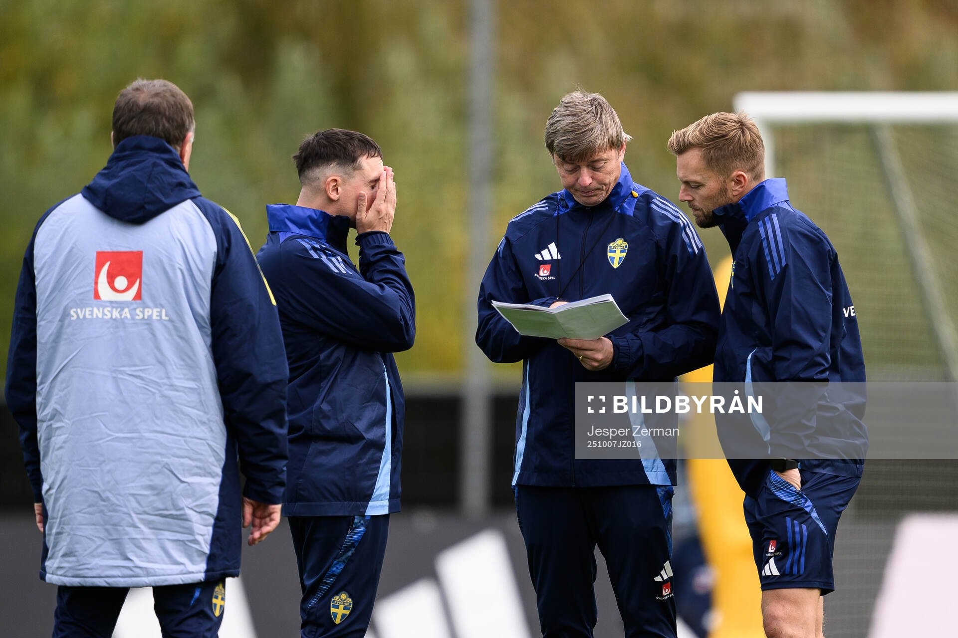 Head coach Jon Dahl Tomasson and Assistant coach Sebastian
