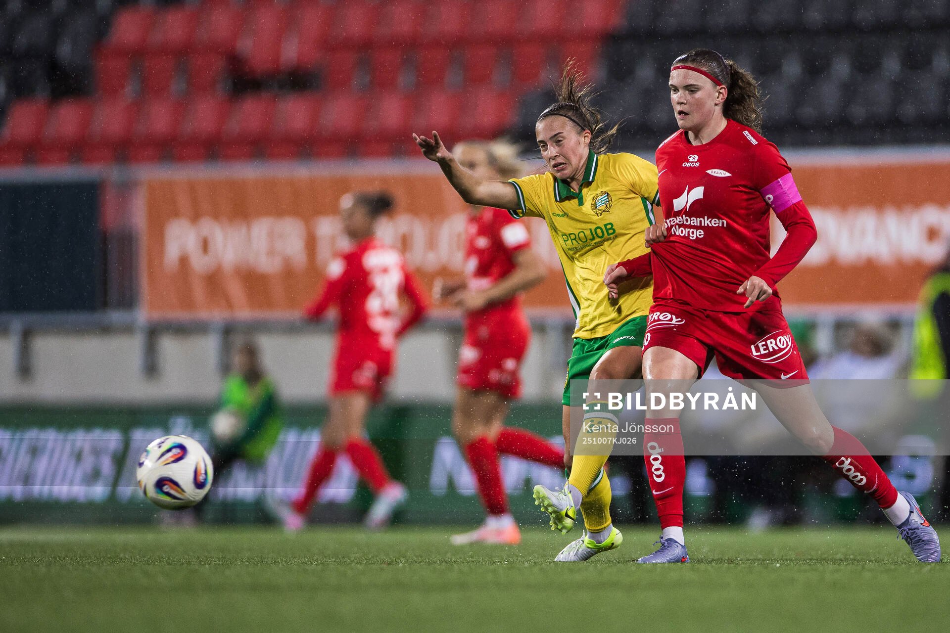 Vilma Emilia Koivisto of Hammarby and Signe Gaupset of Brann