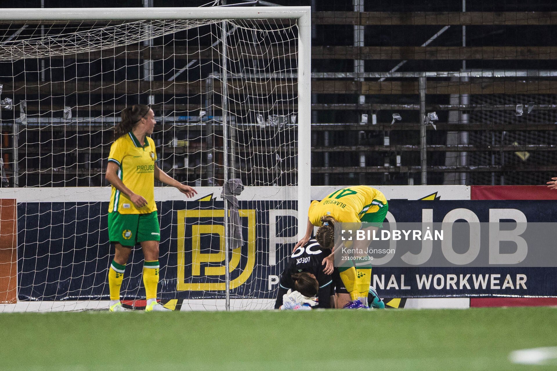Goalkeeper Melina Loeck of Hammarby in pain